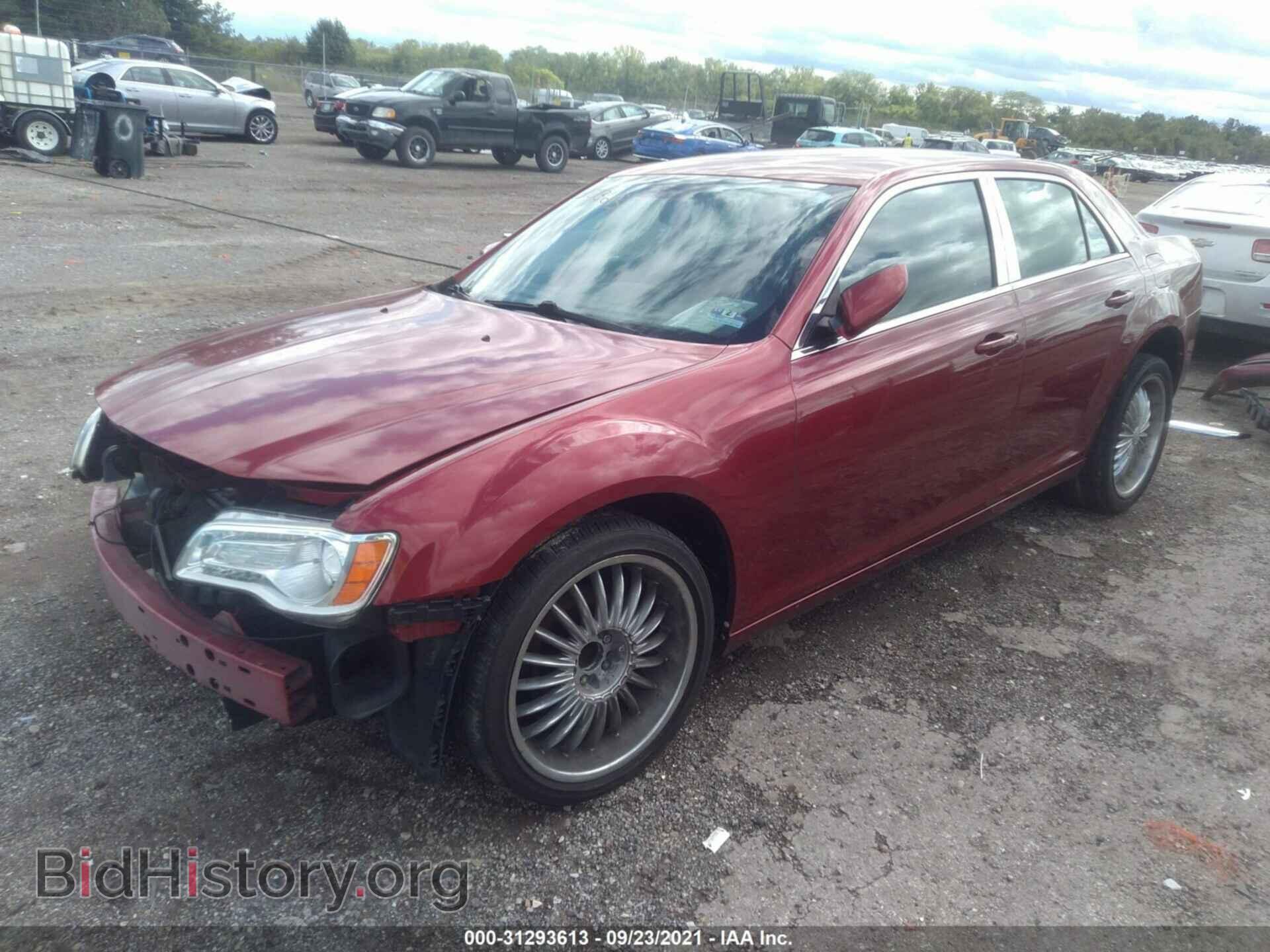 2012 CHRYSLER 300 - VIN: 2C3CCAAG2CH173657 - Фото 2