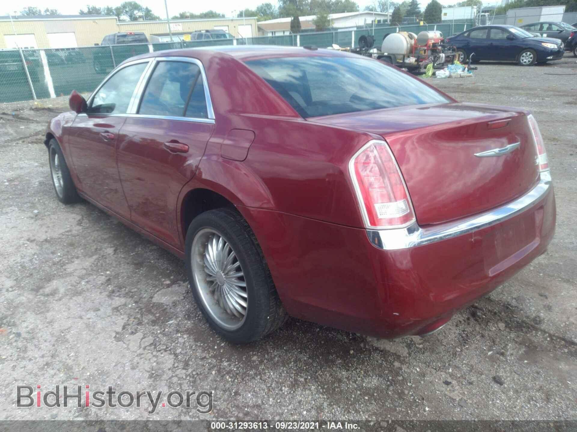 2012 CHRYSLER 300 - VIN: 2C3CCAAG2CH173657 - Фото 3