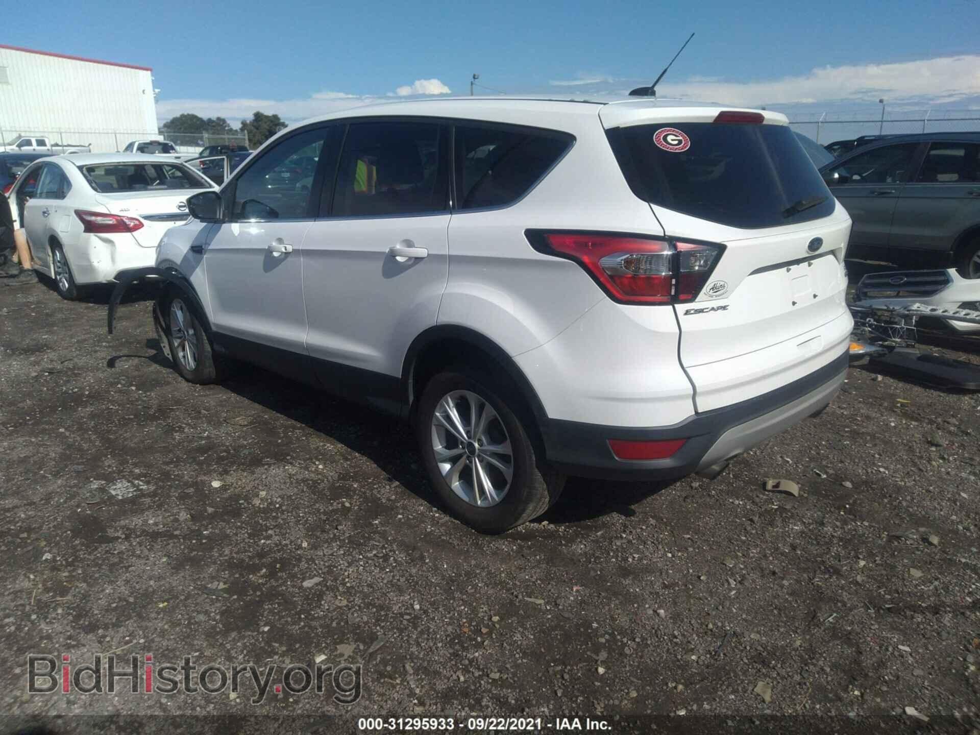 2017 FORD ESCAPE - VIN: 1FMCU0GD1HUE84805 - Фото 3