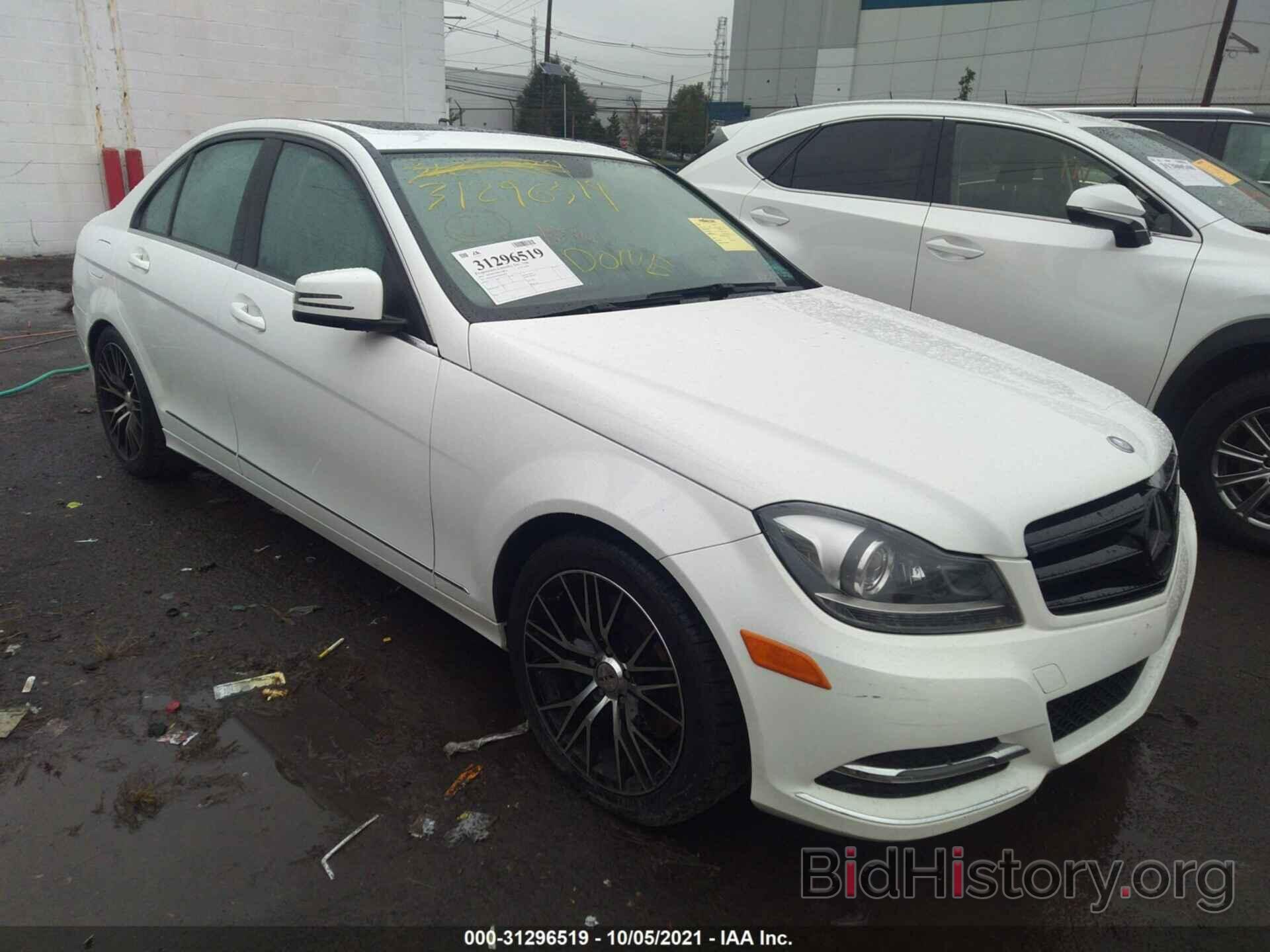 Photo WDDGF8AB7DR299828 - MERCEDES-BENZ C-CLASS 2013