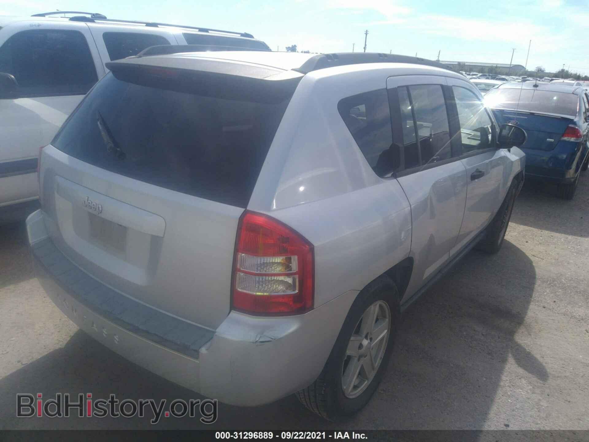 2007 JEEP COMPASS - VIN: 1J8FT47W17D363521 - Фото 4