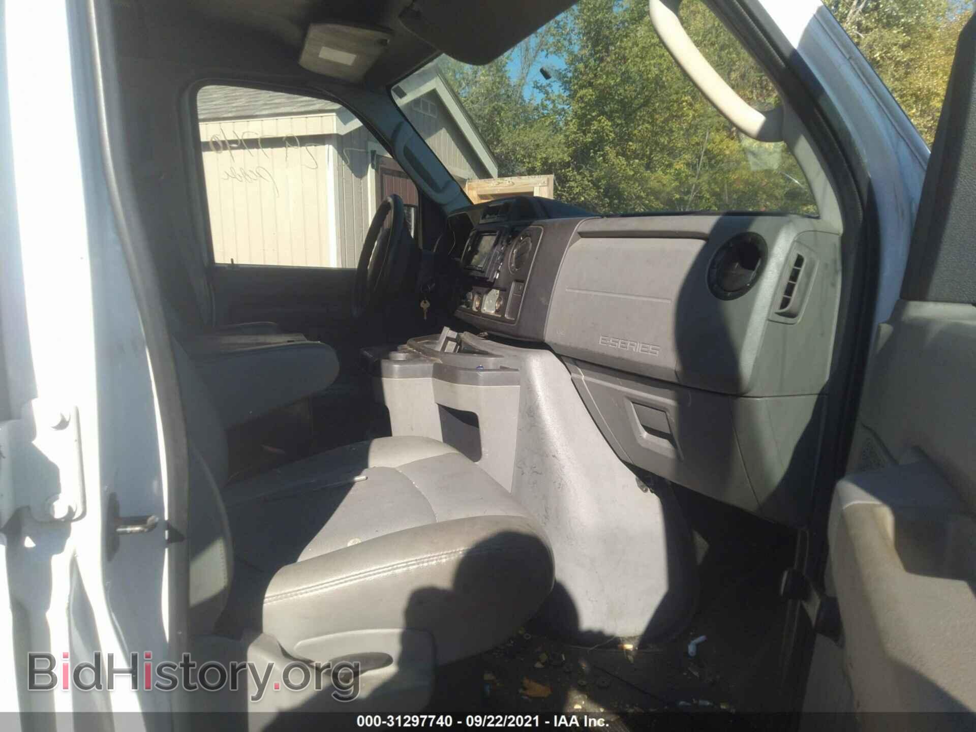 2009 FORD ECONOLINE CARGO VAN - VIN: 1FTNE24W79DA66097 - Photo 5
