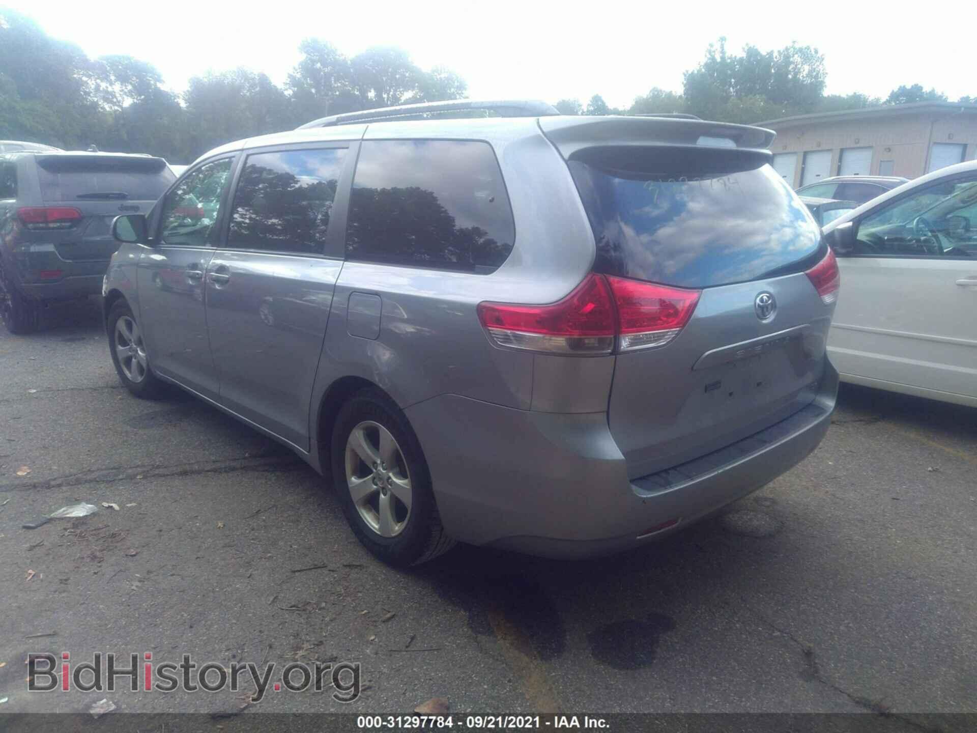 2013 TOYOTA SIENNA - VIN: 5TDKK3DCXDS329672 - Фото 3