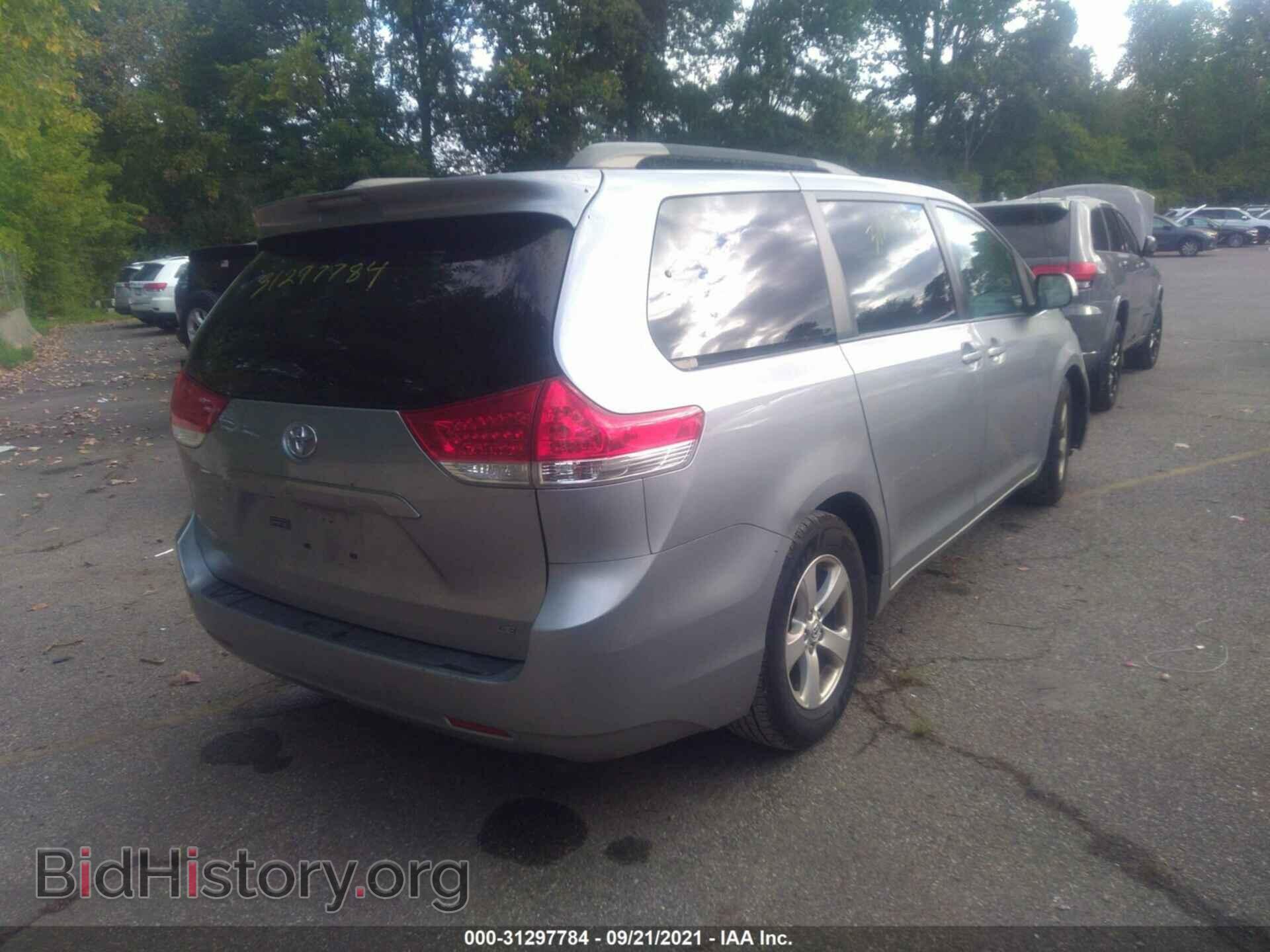 2013 TOYOTA SIENNA - VIN: 5TDKK3DCXDS329672 - Фото 4