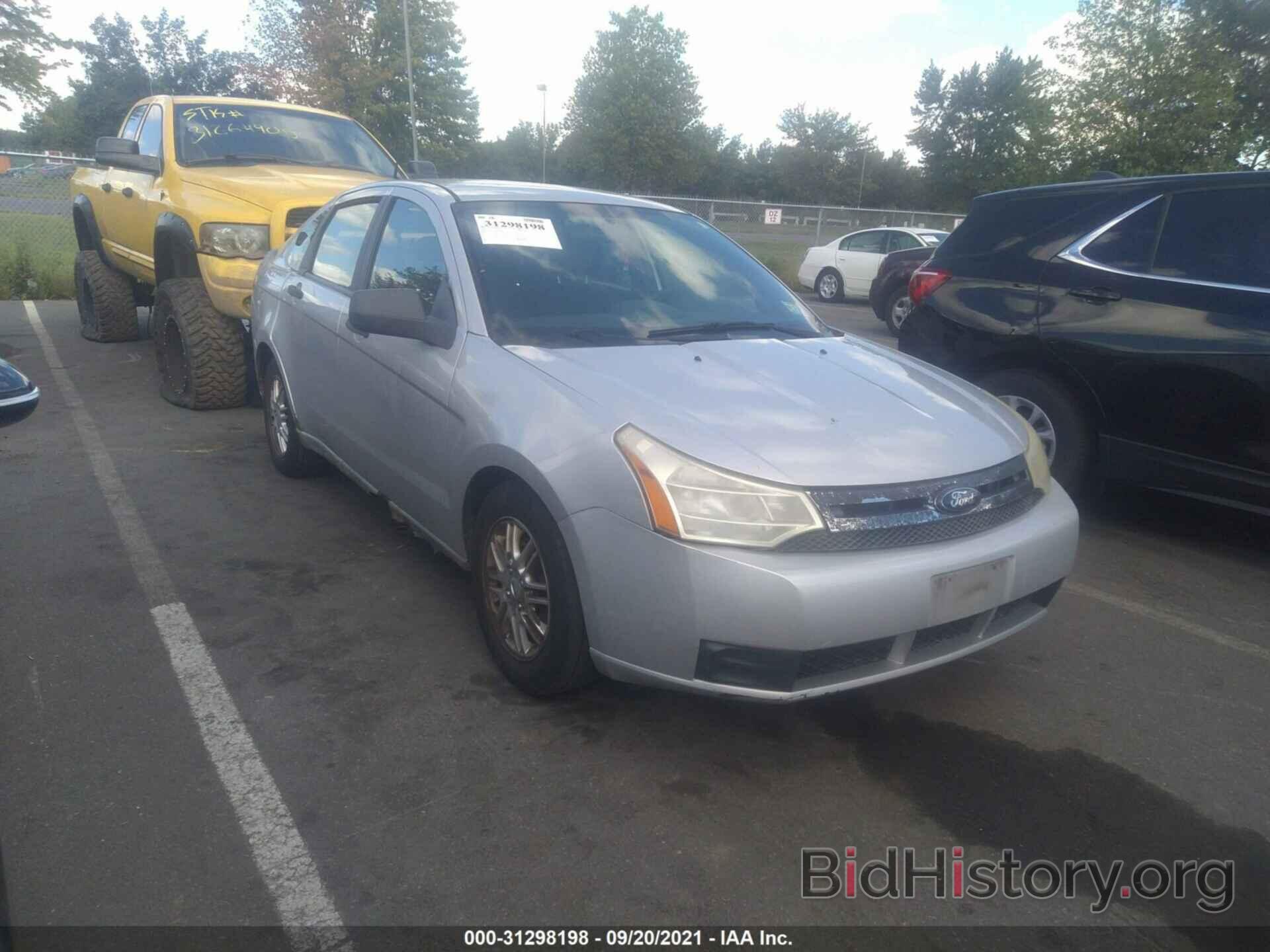 Photo 1FAHP35N59W266909 - FORD FOCUS 2009