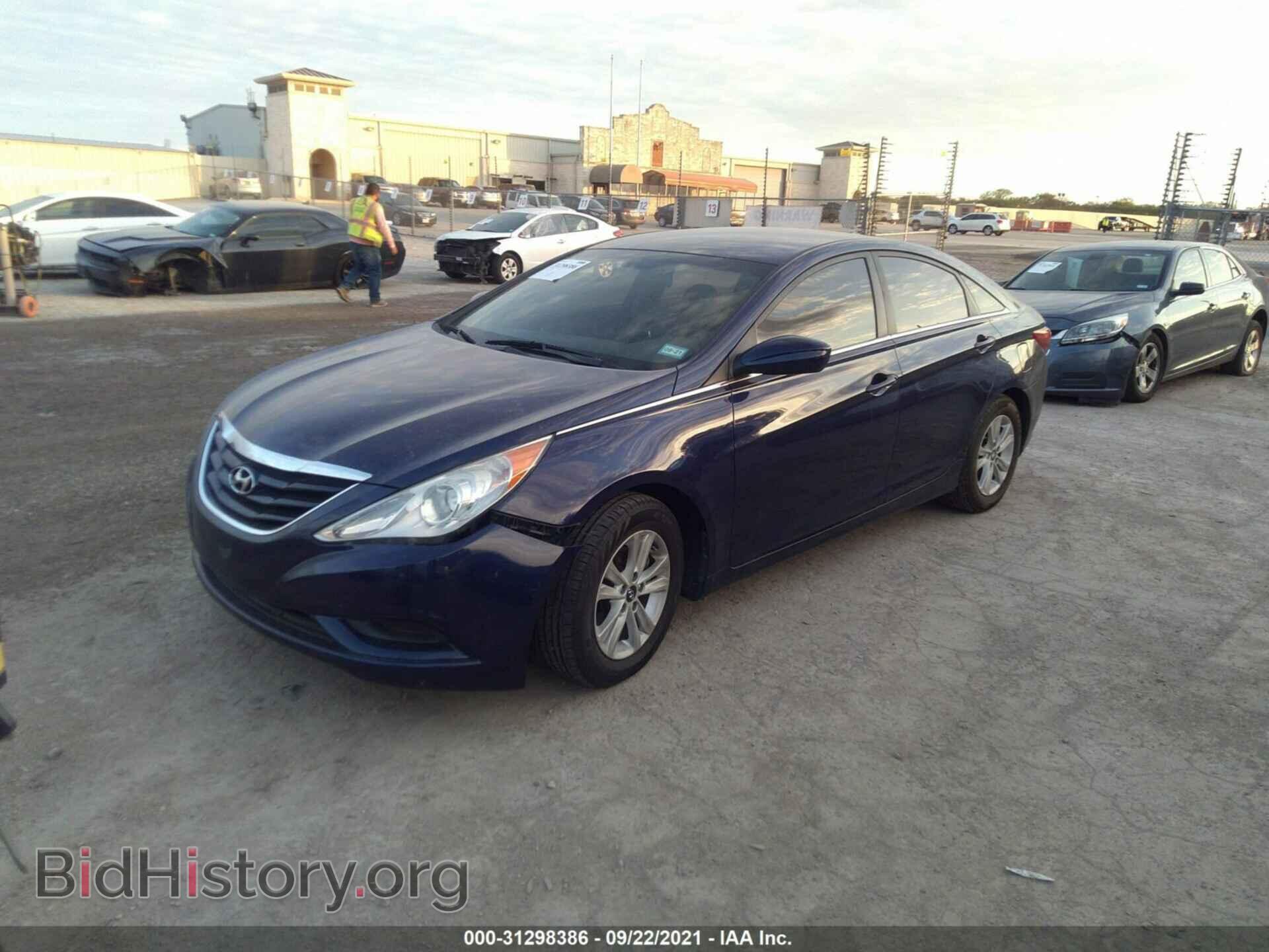 2013 HYUNDAI SONATA - VIN: 5NPEB4AC4DH698573 - Фото 2