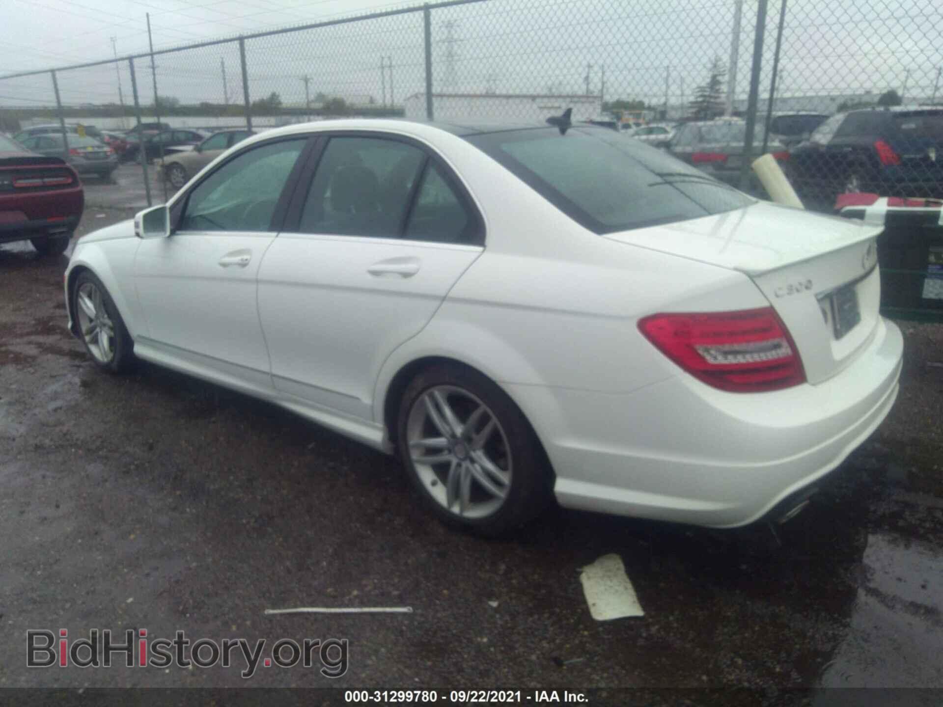 2014 MERCEDES-BENZ C-CLASS - VIN: WDDGF8AB9EA930191 - Фото 3