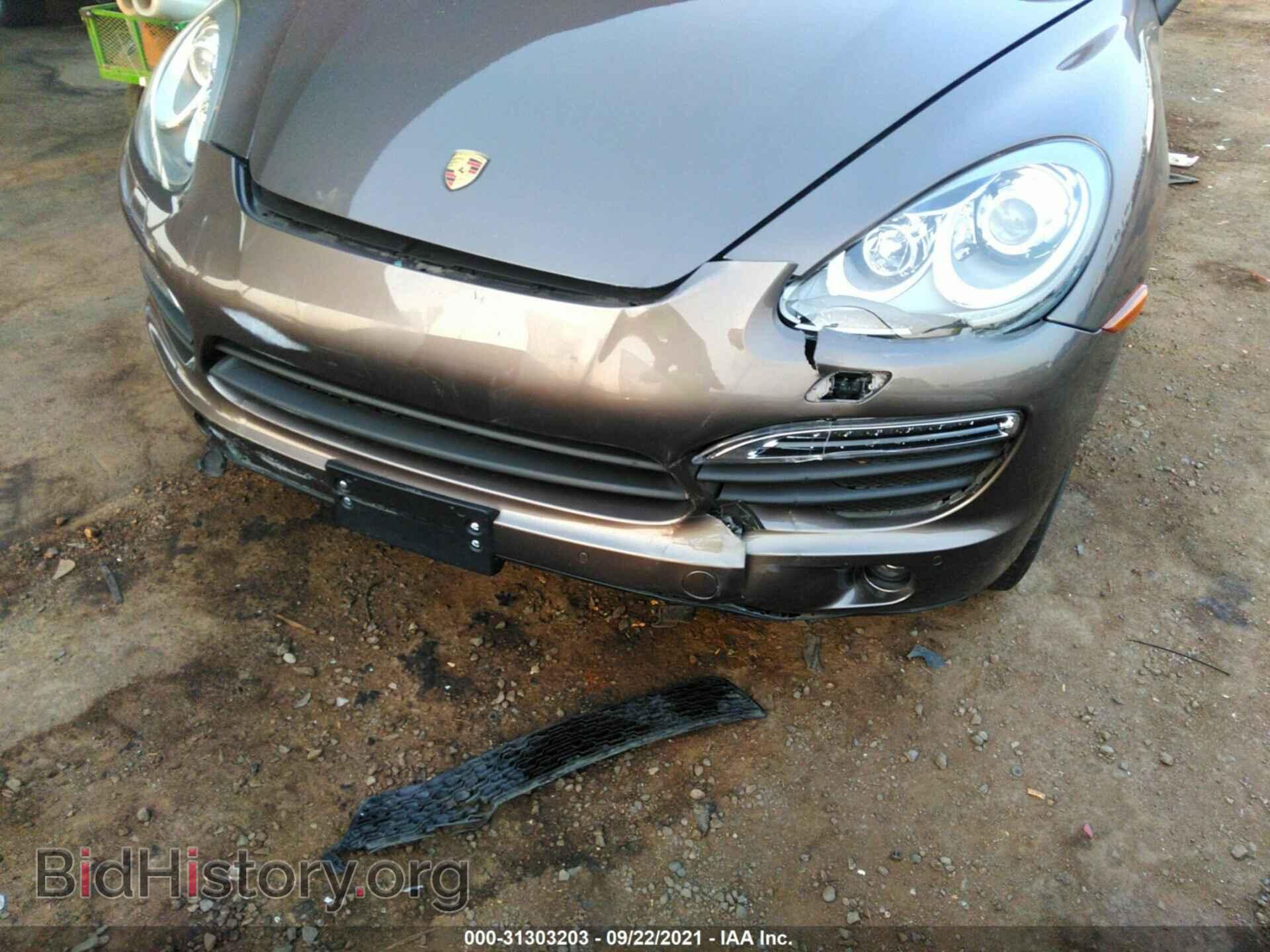 2011 PORSCHE CAYENNE - VIN: WP1AB2A22BLA52479 - Photo 6