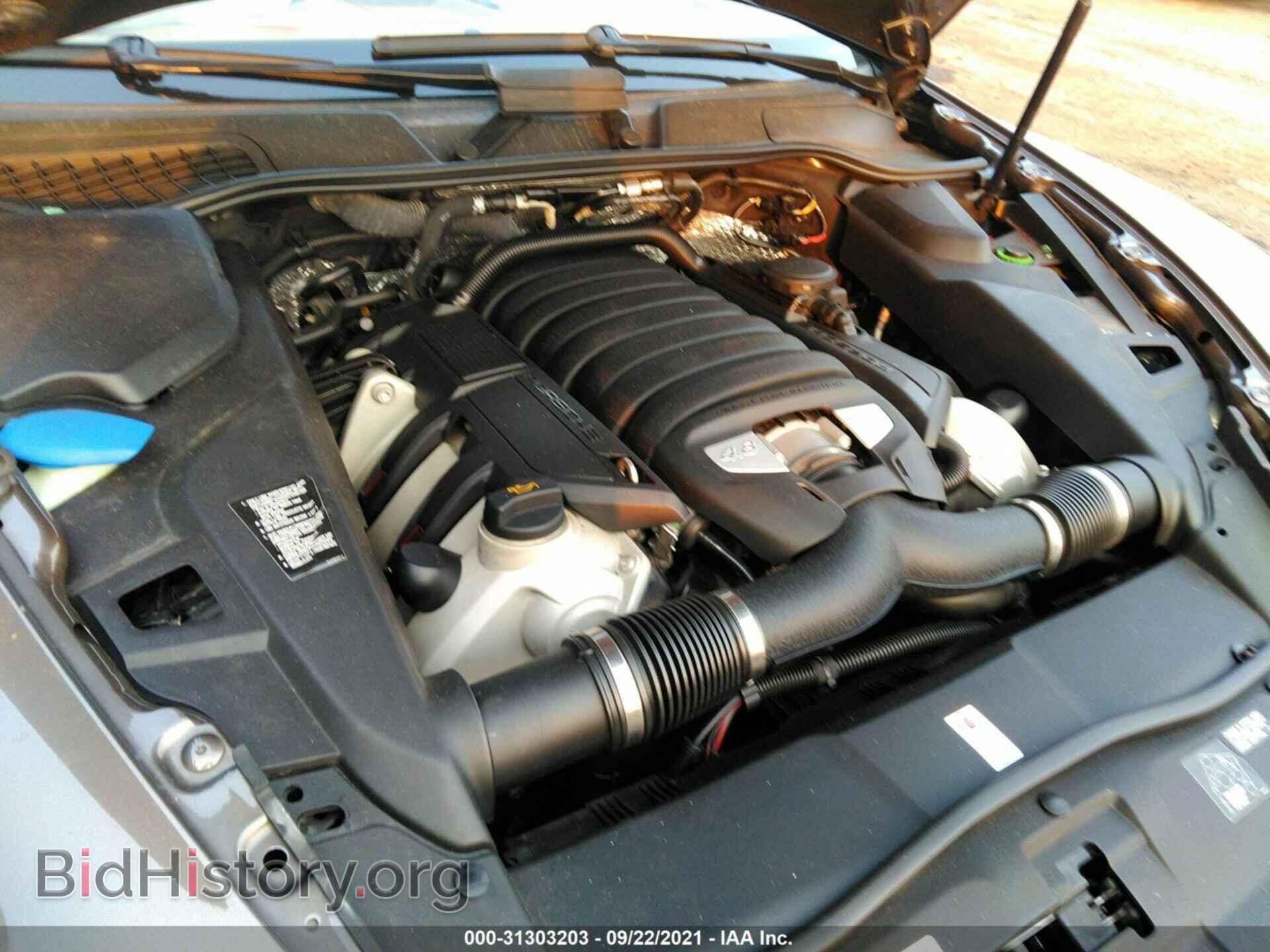 2011 PORSCHE CAYENNE - VIN: WP1AB2A22BLA52479 - Photo 10