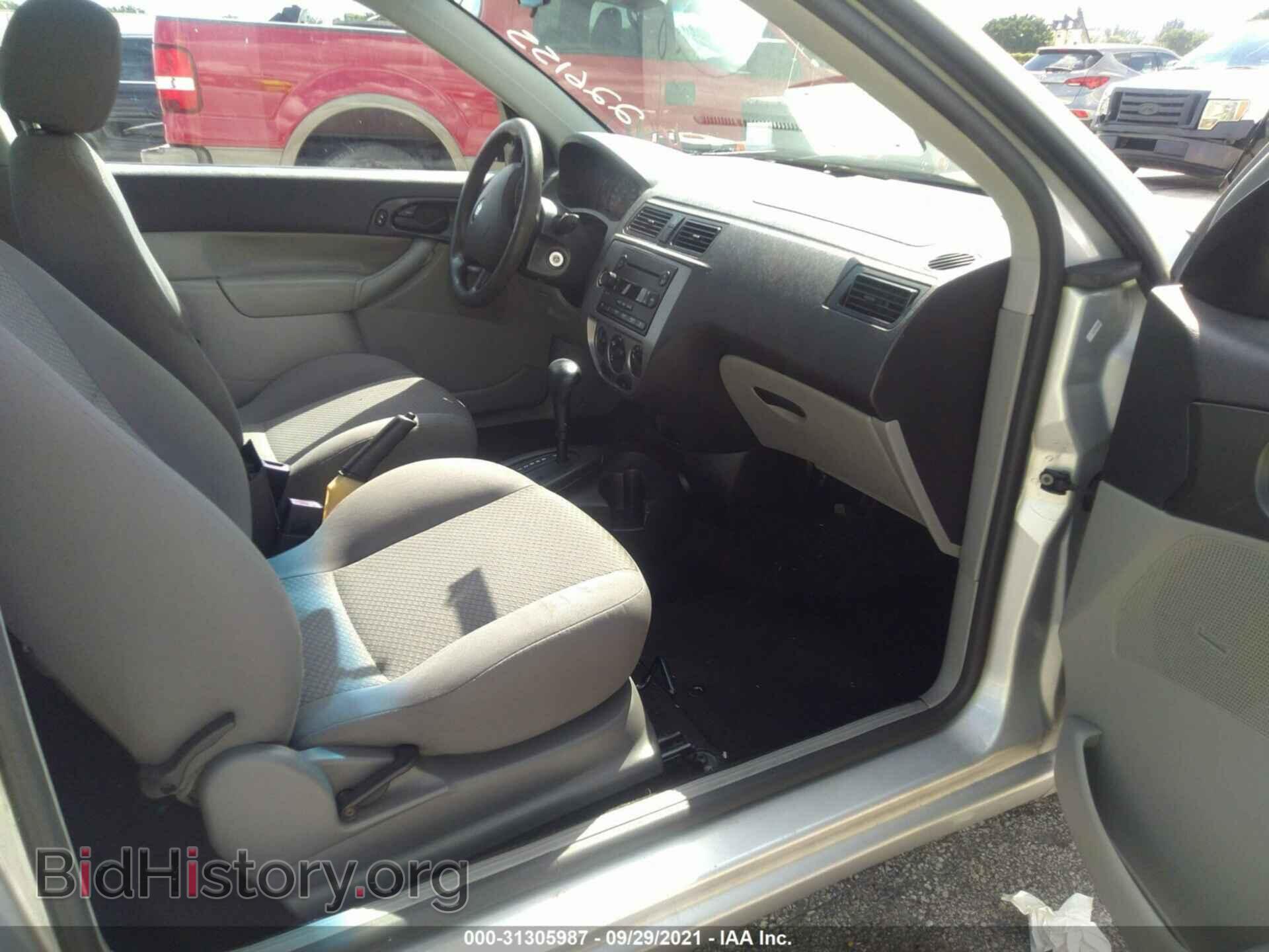 2006 FORD FOCUS - VIN: 1FAFP31NX6W226155 - Фото 5