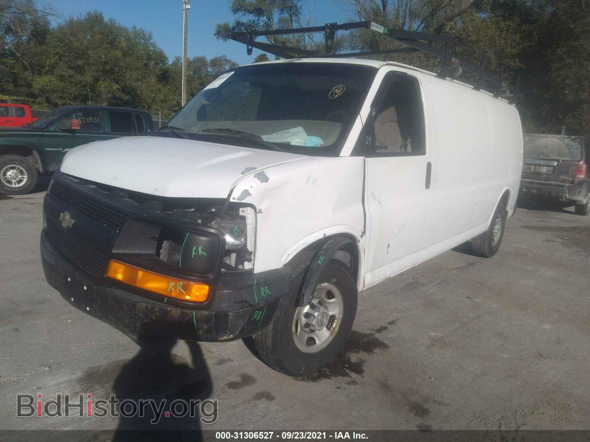2007 CHEVROLET EXPRESS CARGO VAN - VIN: 1GCHG39U971116226 - Photo 2