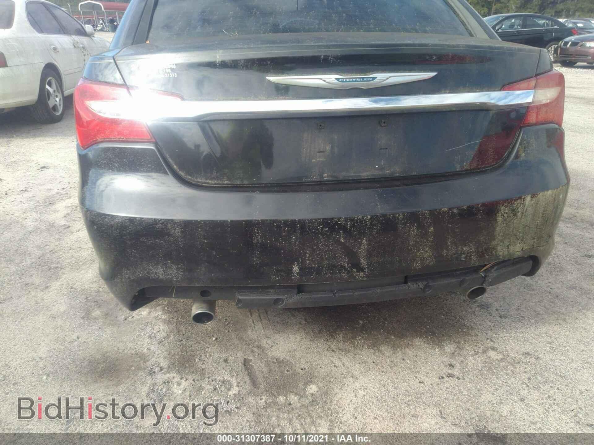2011 CHRYSLER 200 - VIN: 1C3BC2FG8BN518285 - Фото 6