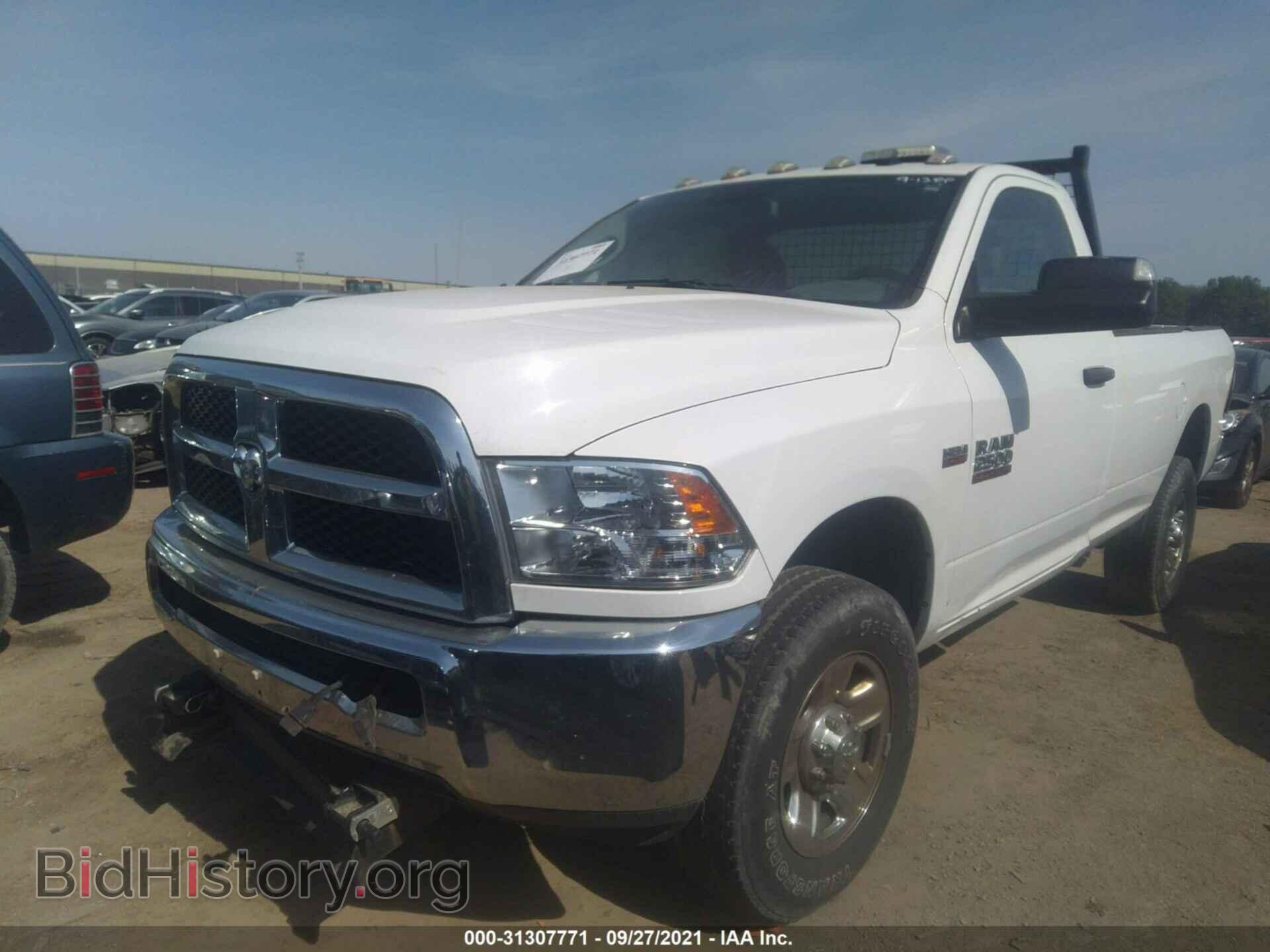 2018 RAM 2500 - VIN: 3C6MR5AJ9JG101635 - Фото 2