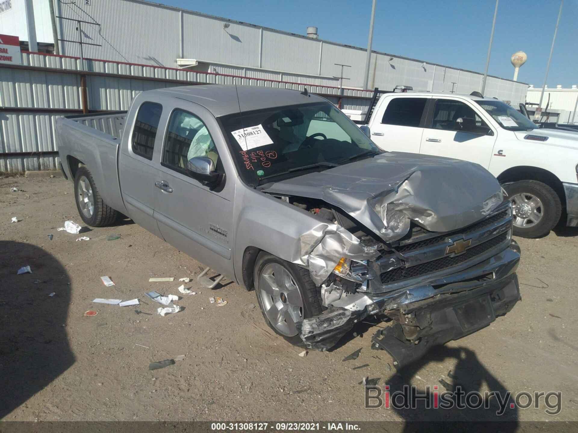 Photo 1GCRCSE02BZ283745 - CHEVROLET SILVERADO 1500 2011