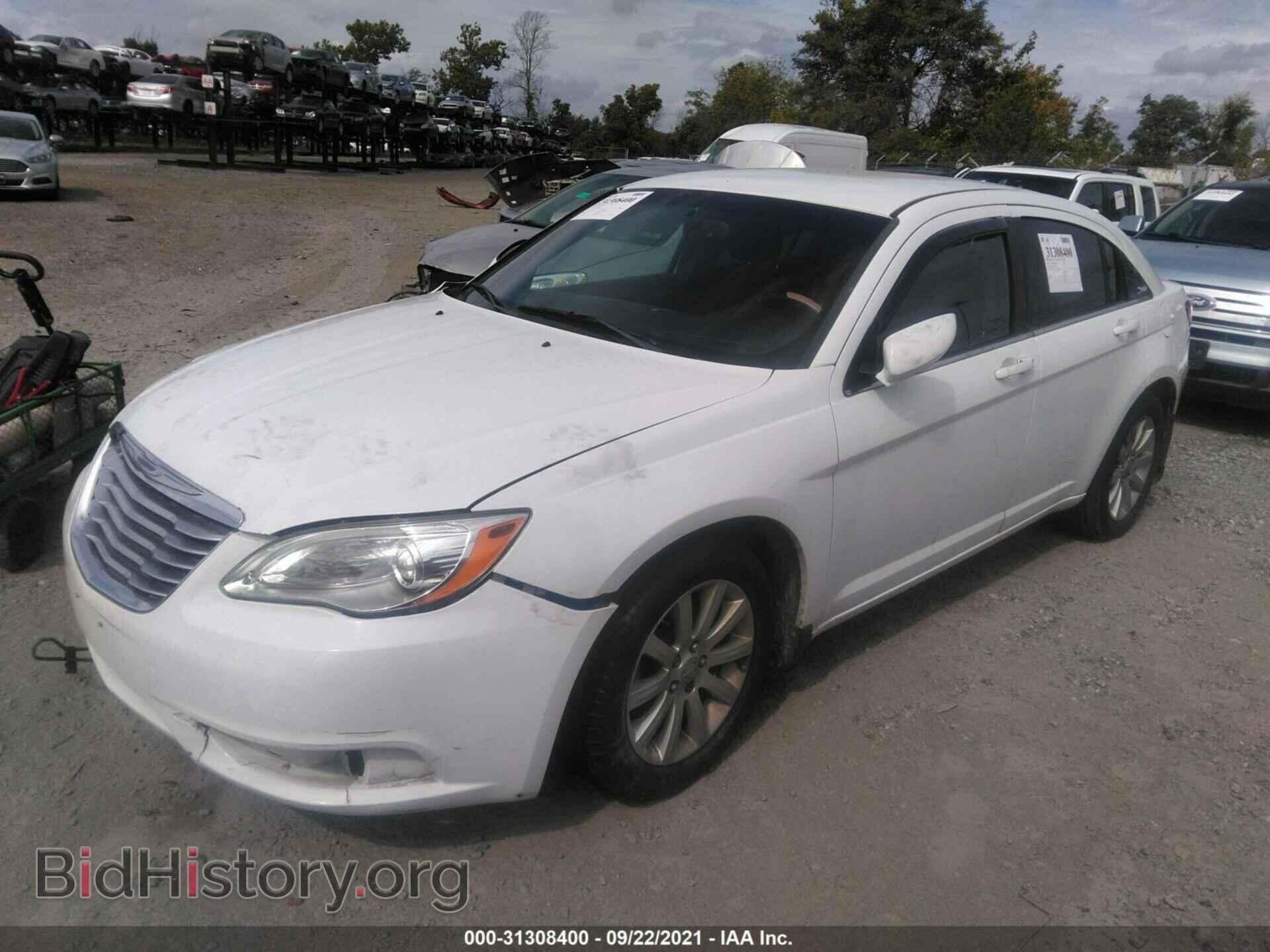 2012 CHRYSLER 200 - VIN: 1C3CCBBB1CN106452 - Photo 2