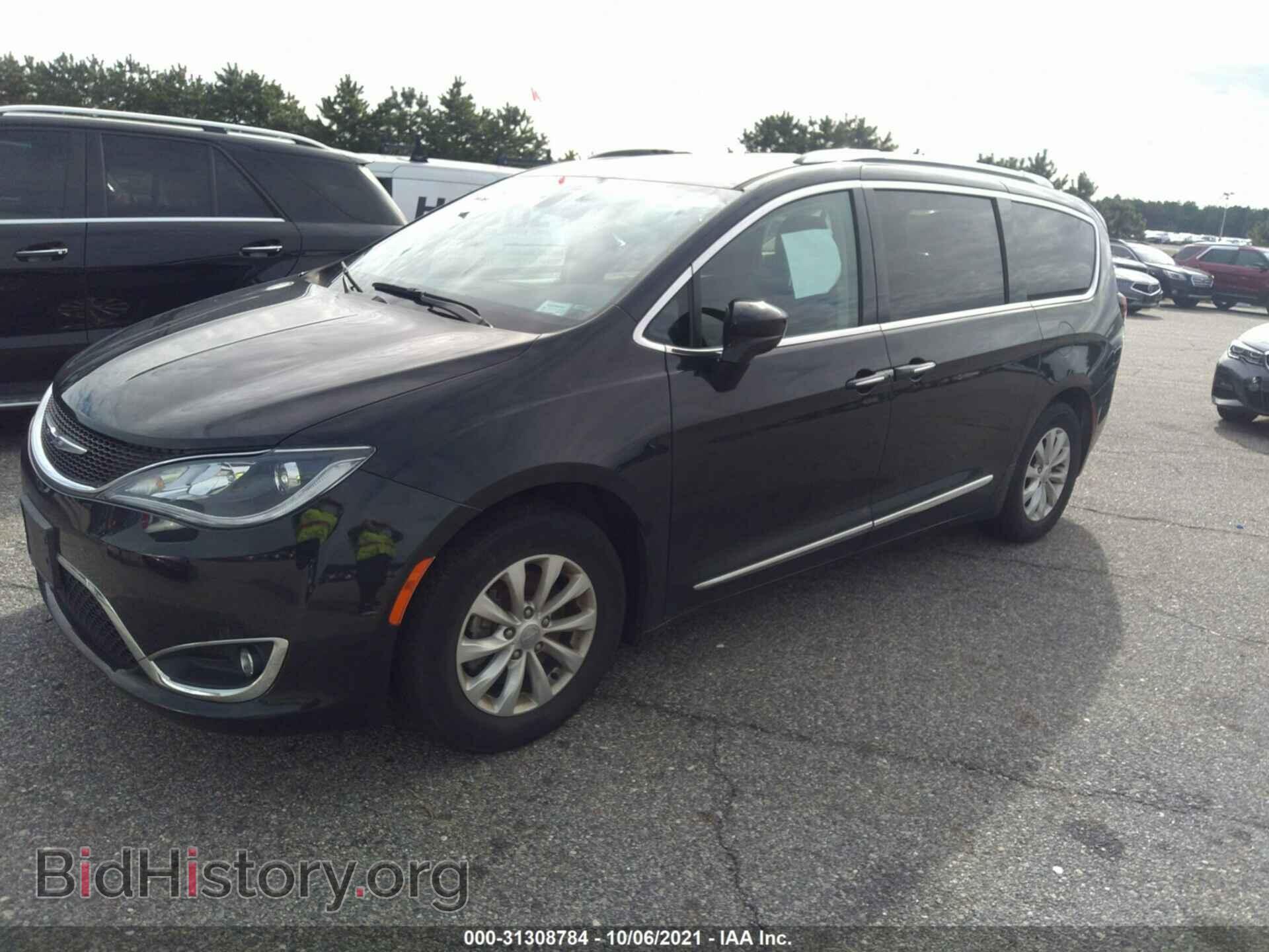 2019 CHRYSLER PACIFICA - VIN: 2C4RC1BG1KR523700 - Photo 2