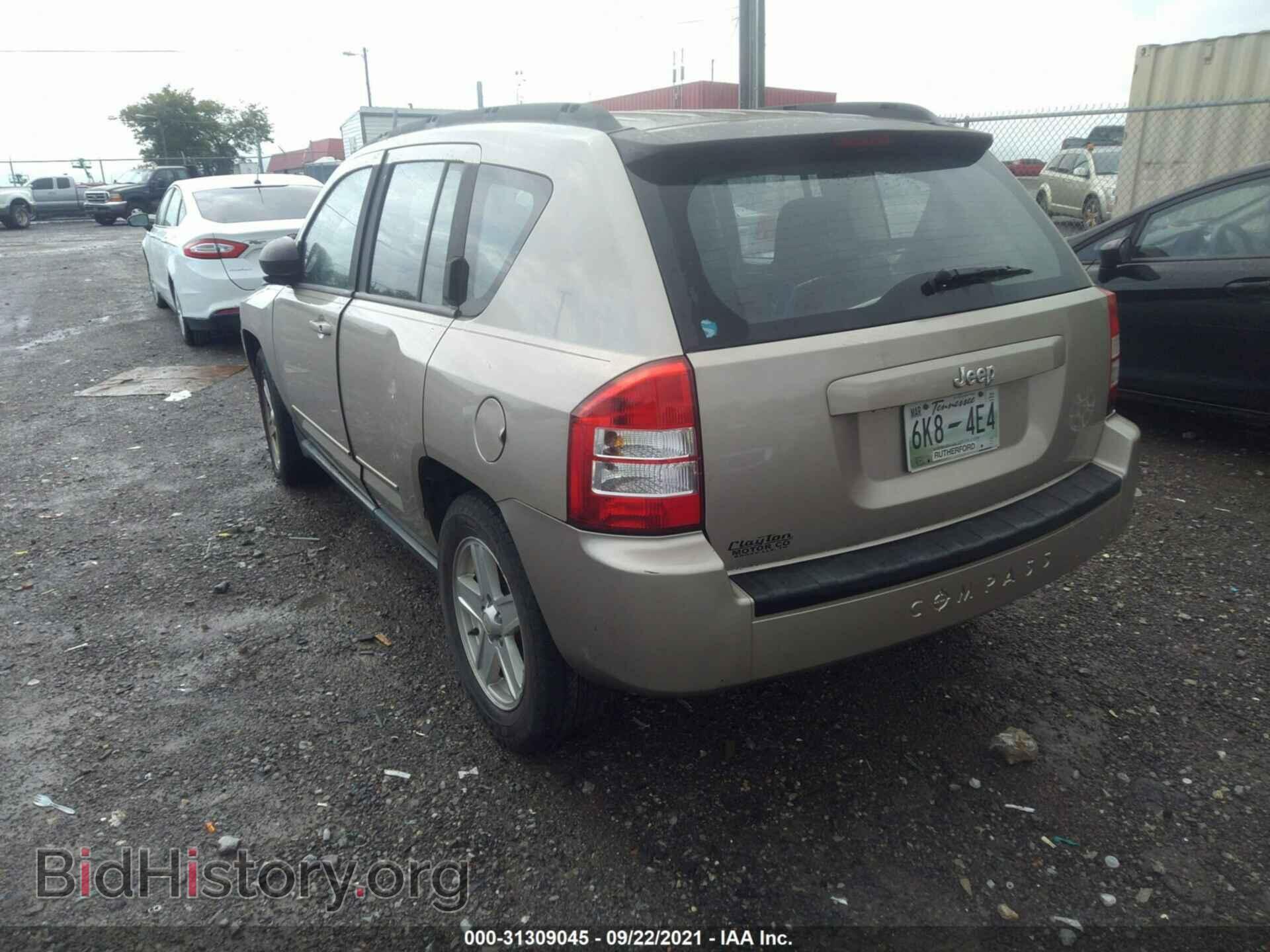 2010 JEEP COMPASS - VIN: 1J4NT4FB0AD553829 - Фото 3