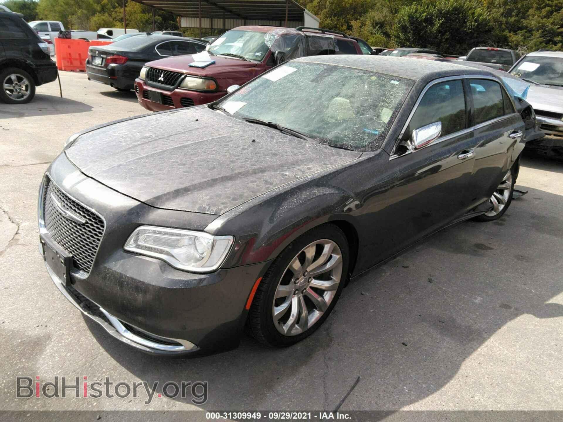 2018 CHRYSLER 300 - VIN: 2C3CCAEG6JH136800 - Фото 2