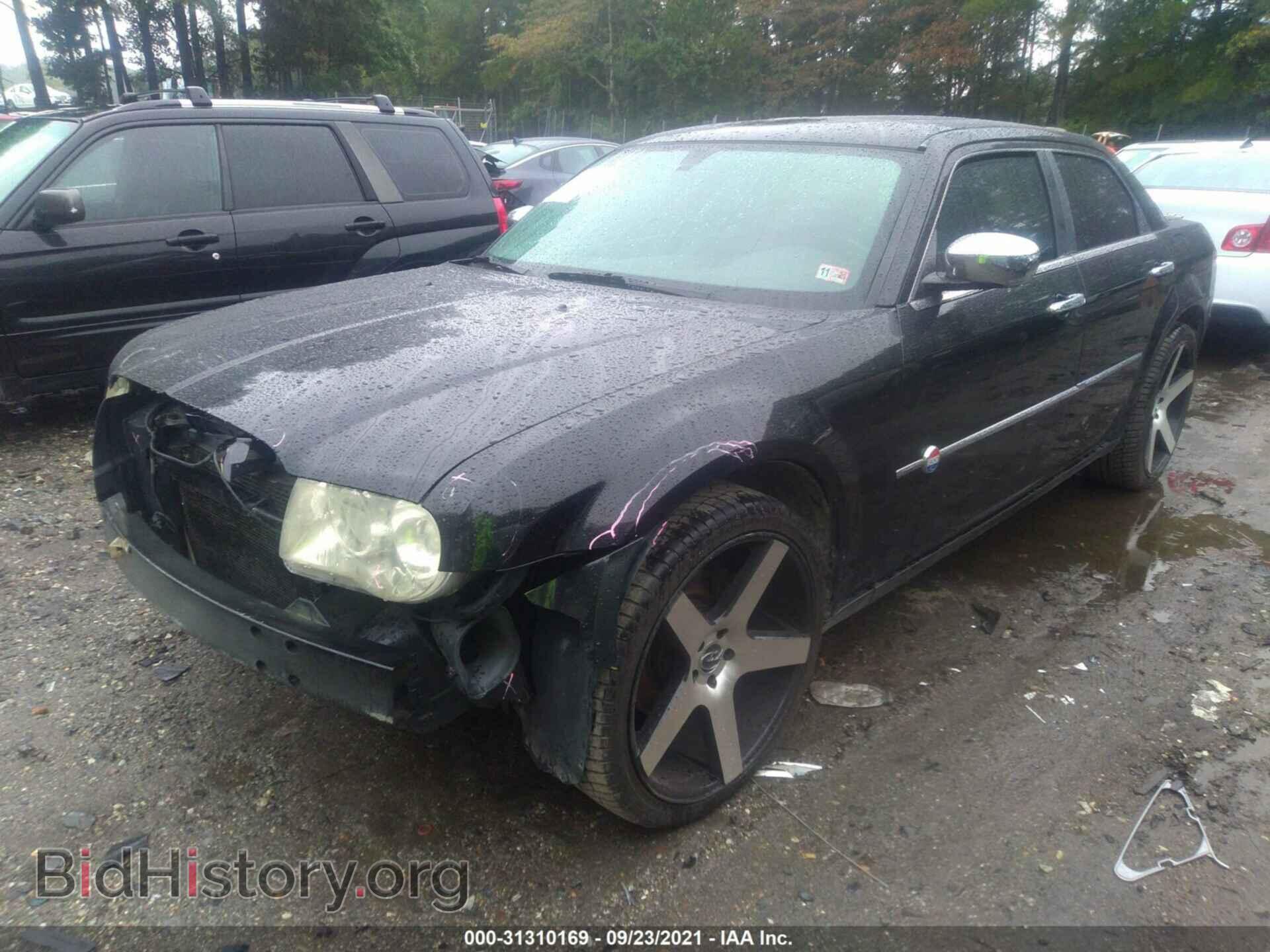 2006 CHRYSLER 300 - VIN: 2C3KA63H46H455260 - Фото 2