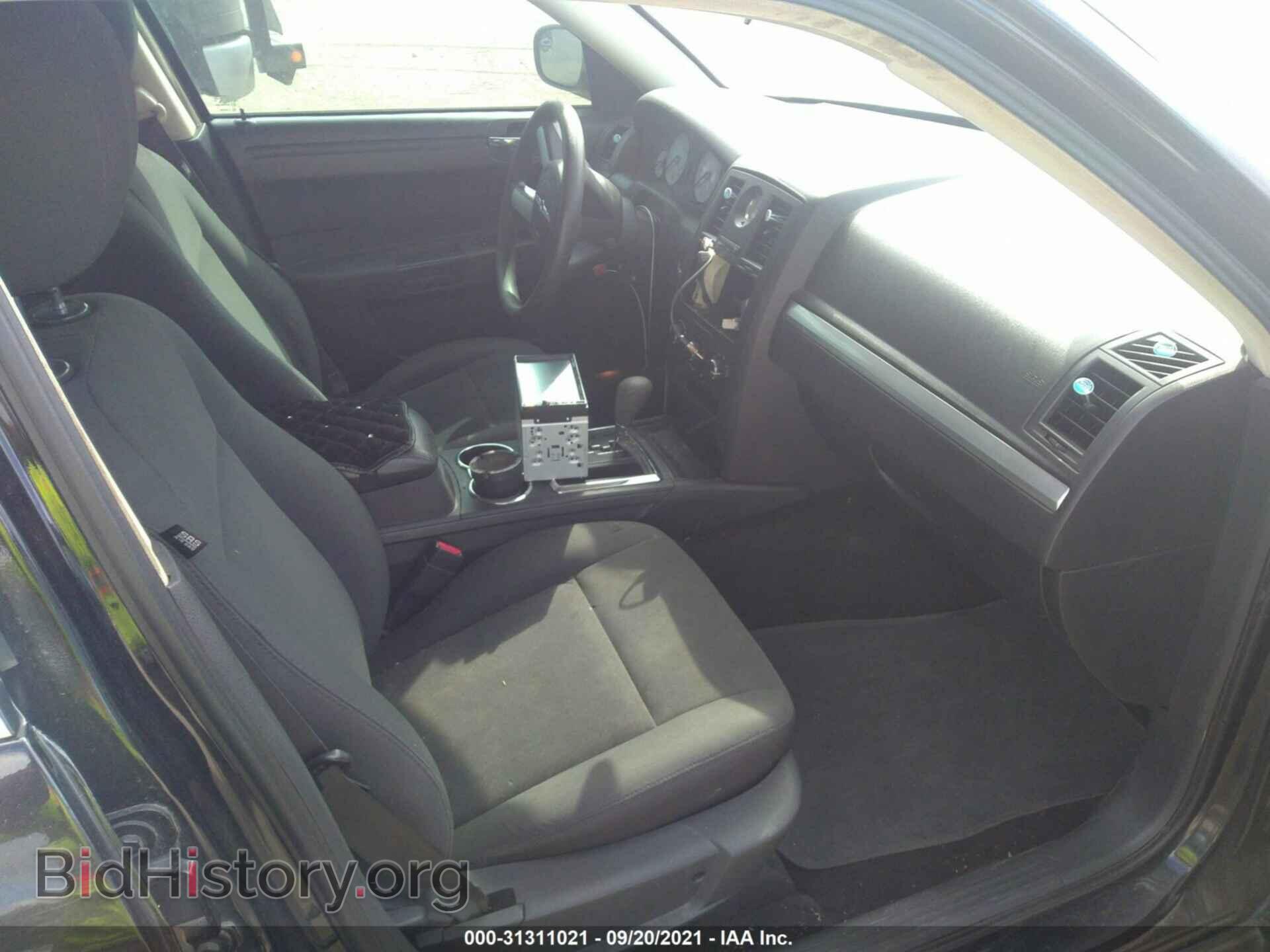2008 CHRYSLER 300 - VIN: 2C3LA43R28H132121 - Фото 5