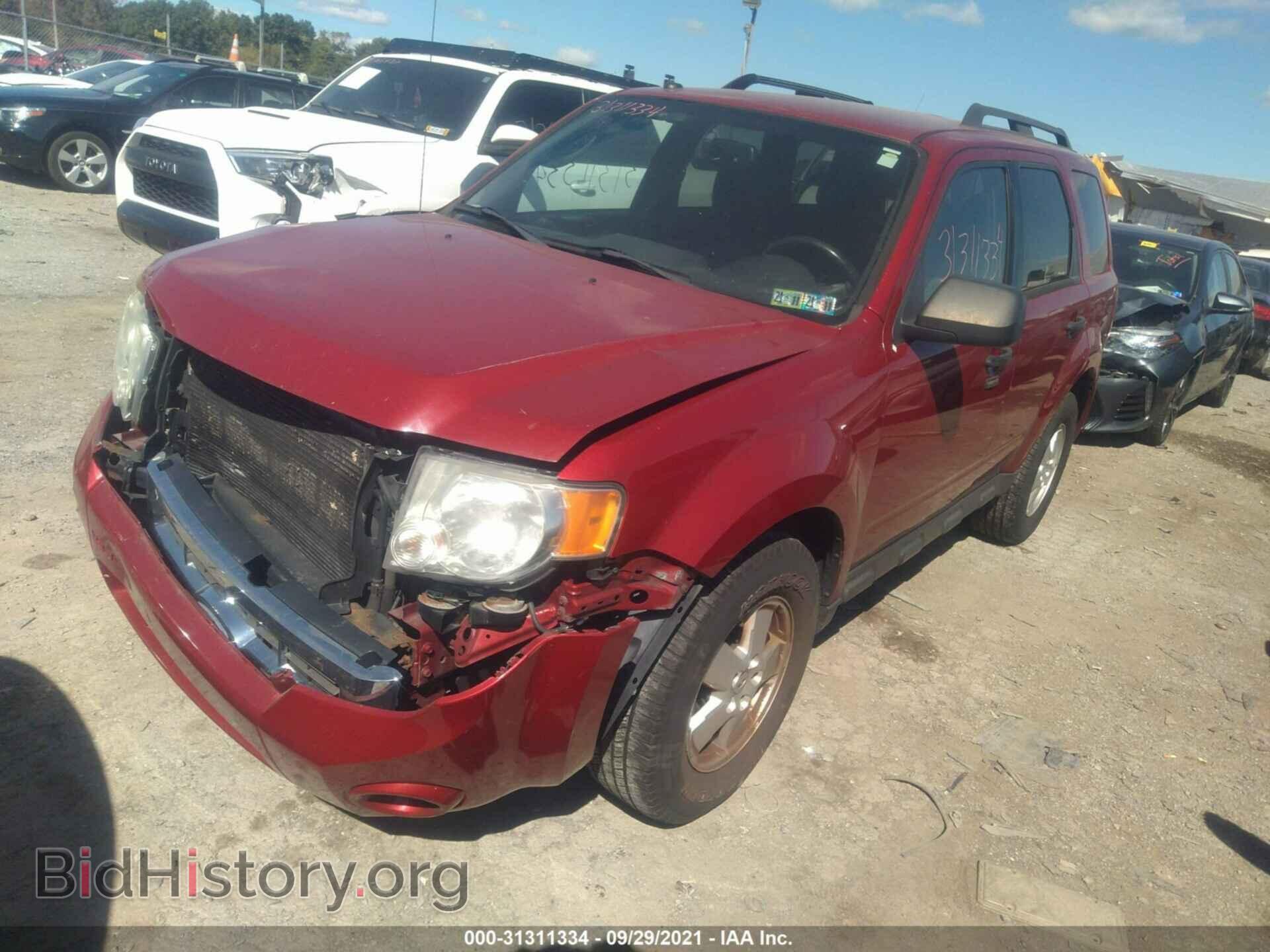 2011 FORD ESCAPE - VIN: 1FMCU9D77BKB29384 - Фото 2