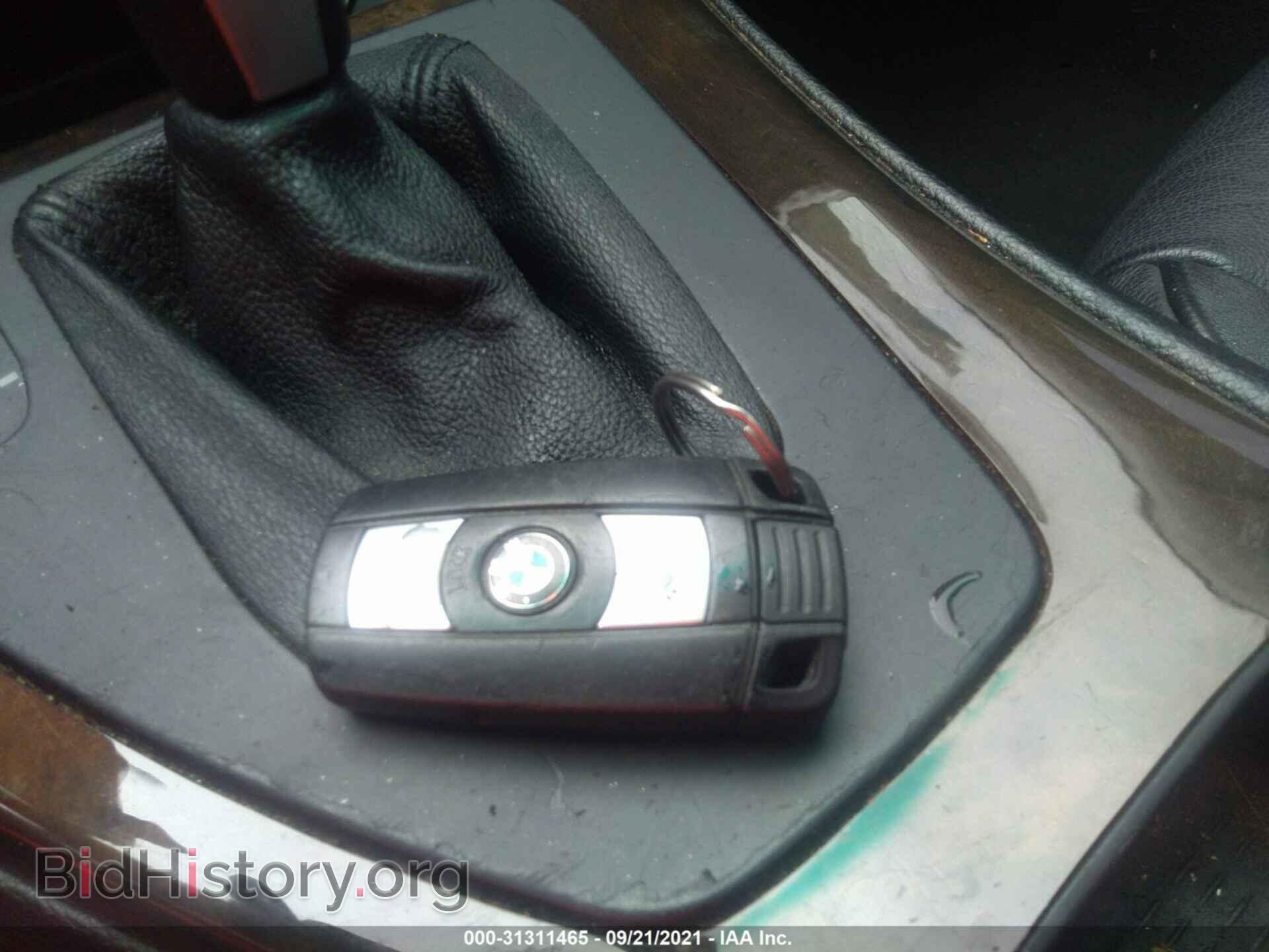 2007 BMW 3 SERIES - VIN: WBAVA33517P140925 - Фото 11