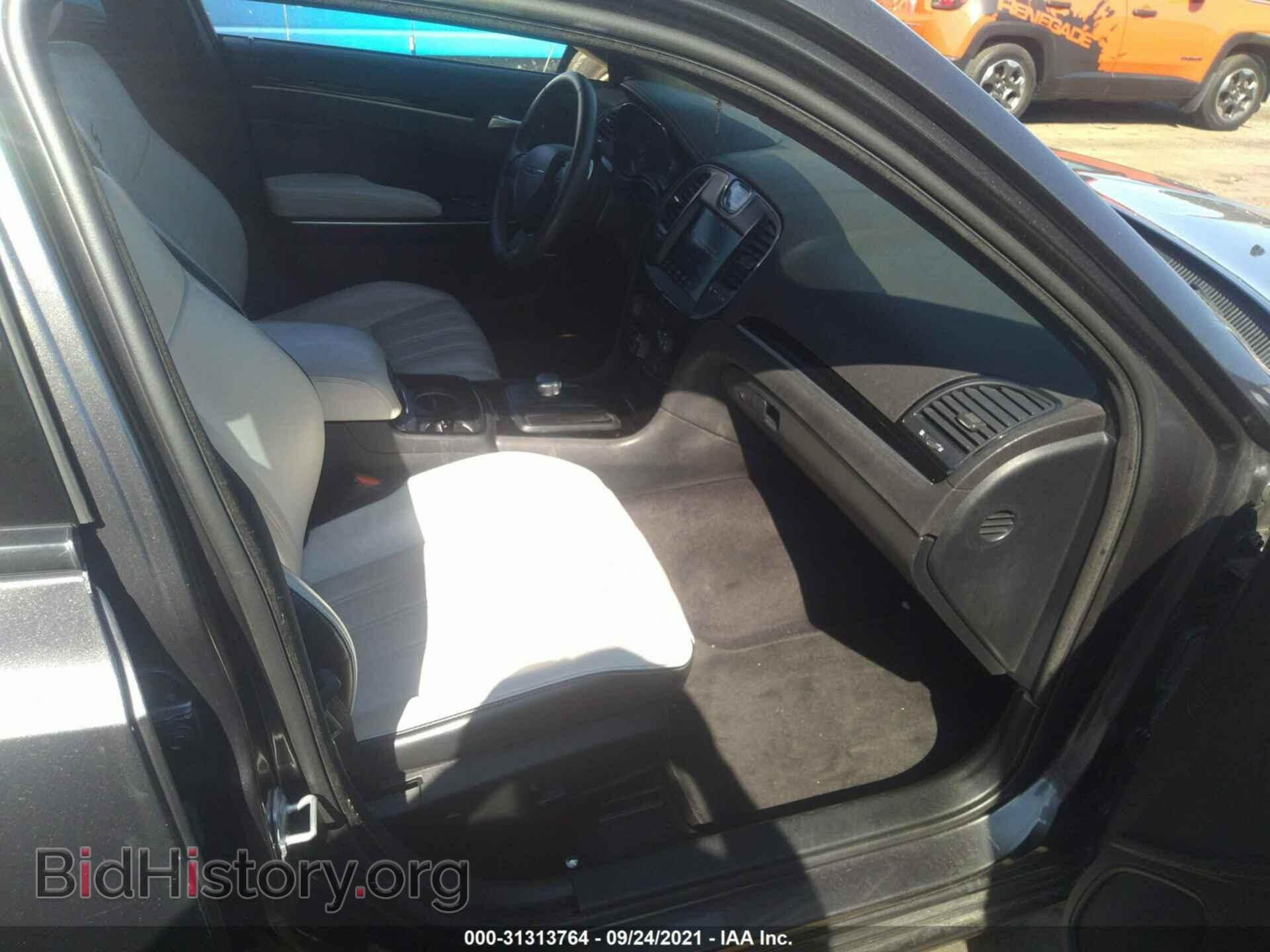 2018 CHRYSLER 300 - VIN: 2C3CCAGG2JH141800 - Фото 5