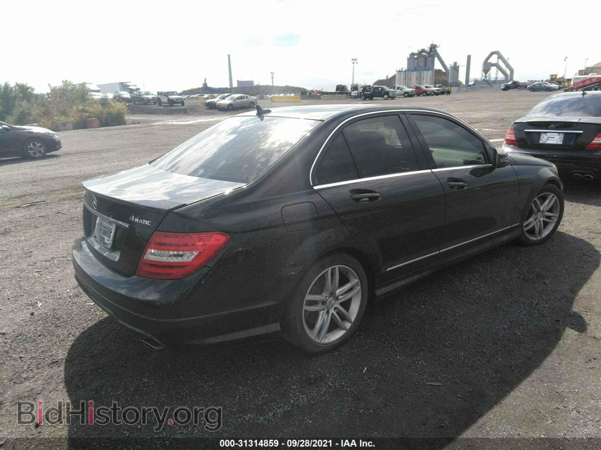 2013 MERCEDES-BENZ C-CLASS - VIN: WDDGF8AB4DA842132 - Фото 4