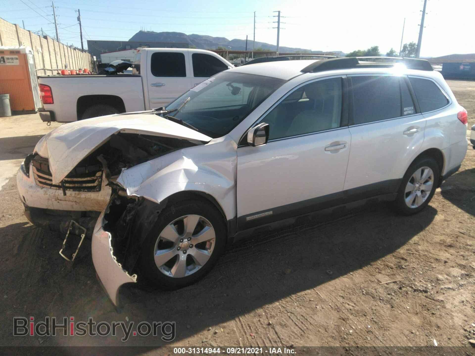 2011 SUBARU OUTBACK - VIN: 4S4BRBCC6B3338743 - Фото 2