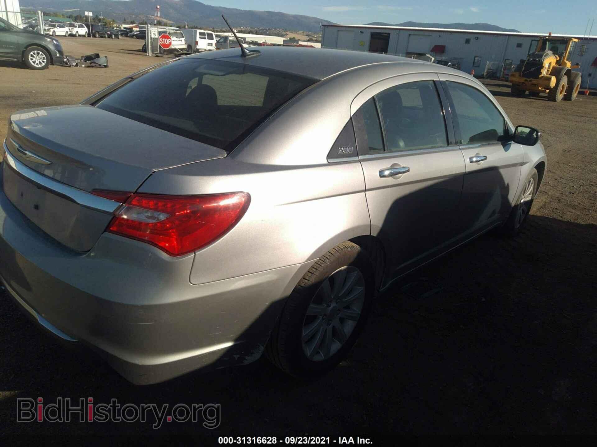 2013 CHRYSLER 200 - VIN: 1C3CCBCG6DN560188 - Фото 4