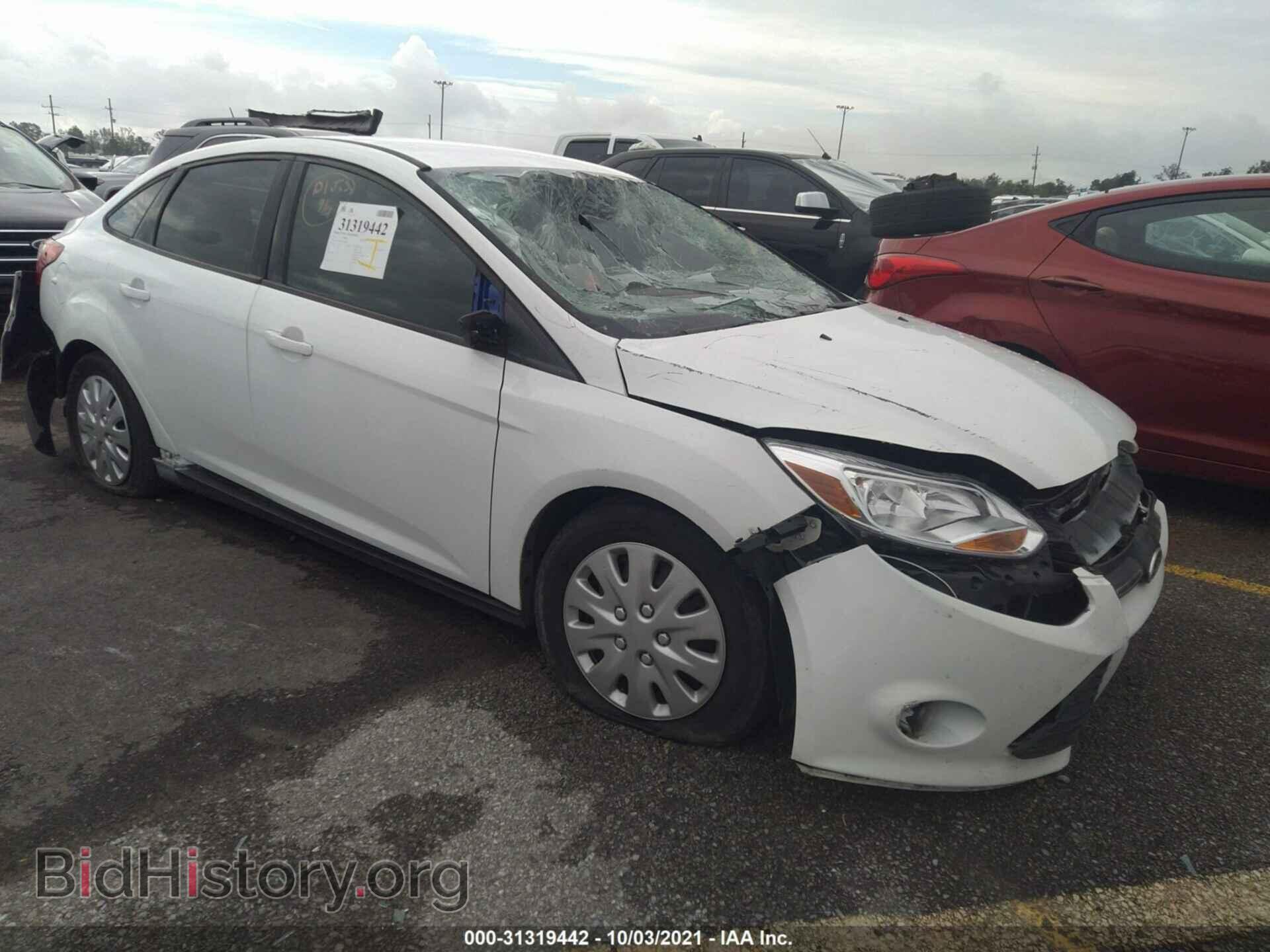 Photo 1FAHP3F21CL318243 - FORD FOCUS 2012