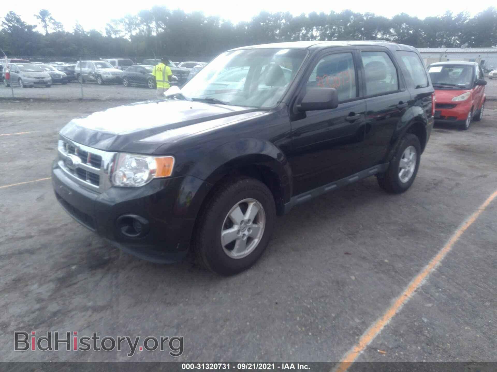 2011 FORD ESCAPE - VIN: 1FMCU0C76BKA85665 - Фото 2