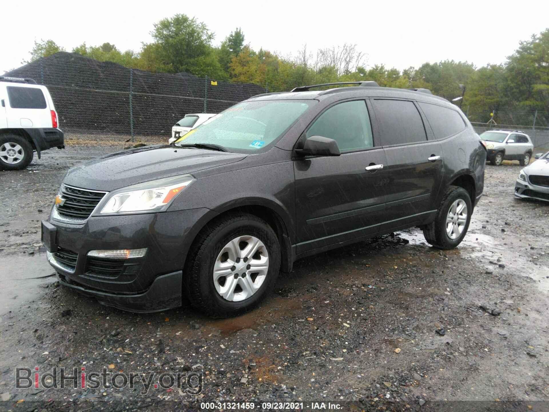 2015 CHEVROLET TRAVERSE - VIN: 1GNKRFKD2FJ111760 - Фото 2