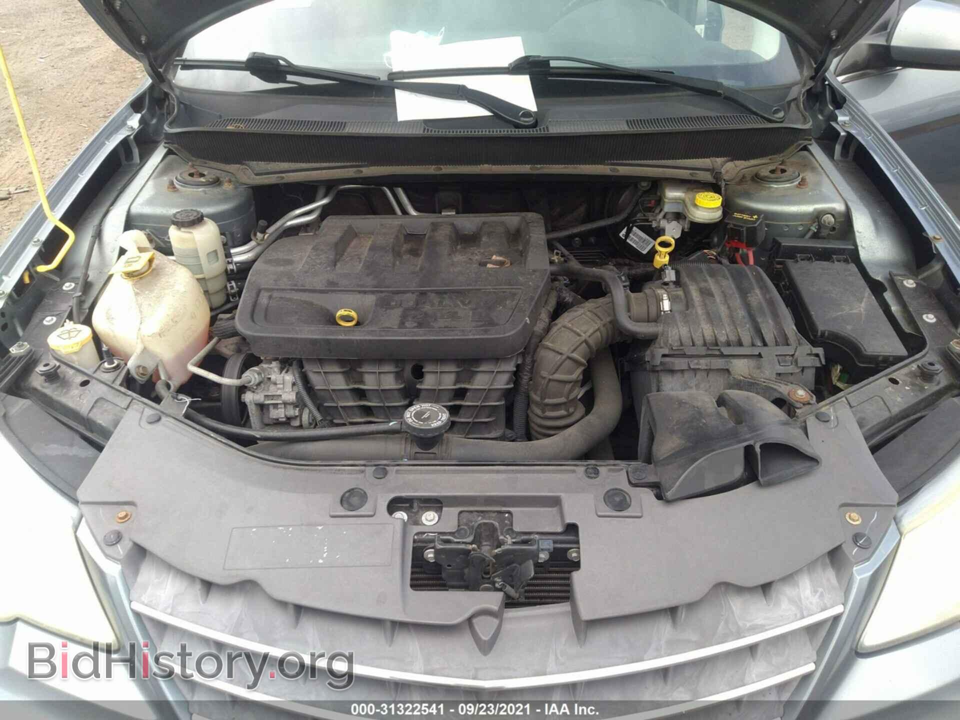 2010 CHRYSLER SEBRING - VIN: 1C3CC5FB5AN111209 - Фото 10