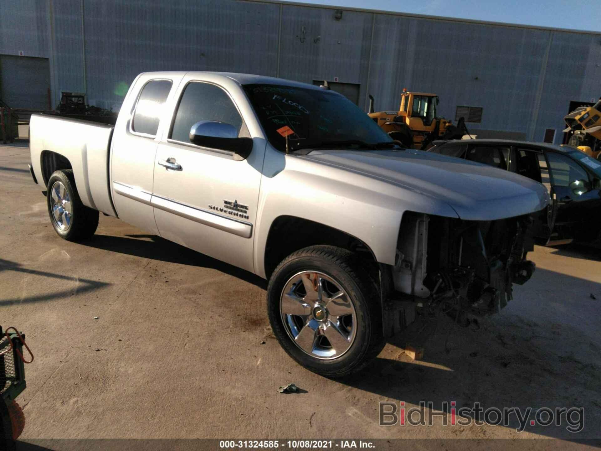 Photo 1GCRCSE02BZ379312 - CHEVROLET SILVERADO 1500 2011