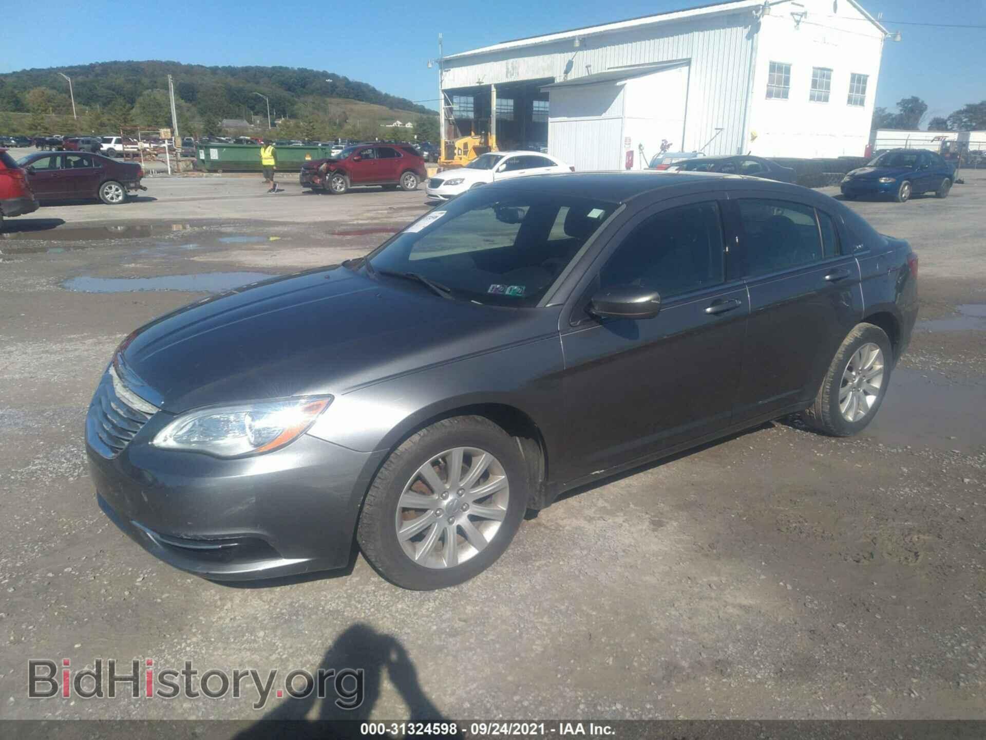 2013 CHRYSLER 200 - VIN: 1C3CCBBB9DN547392 - Photo 2