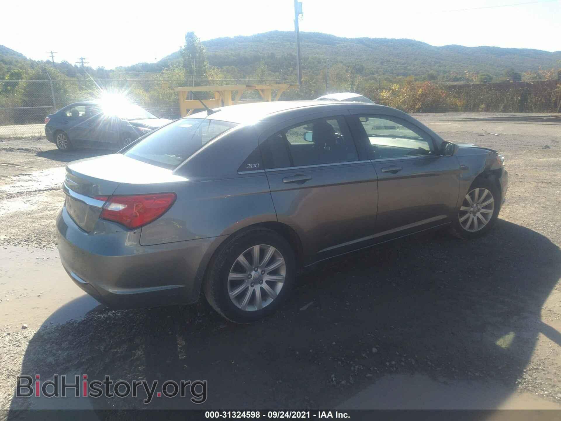 2013 CHRYSLER 200 - VIN: 1C3CCBBB9DN547392 - Photo 4