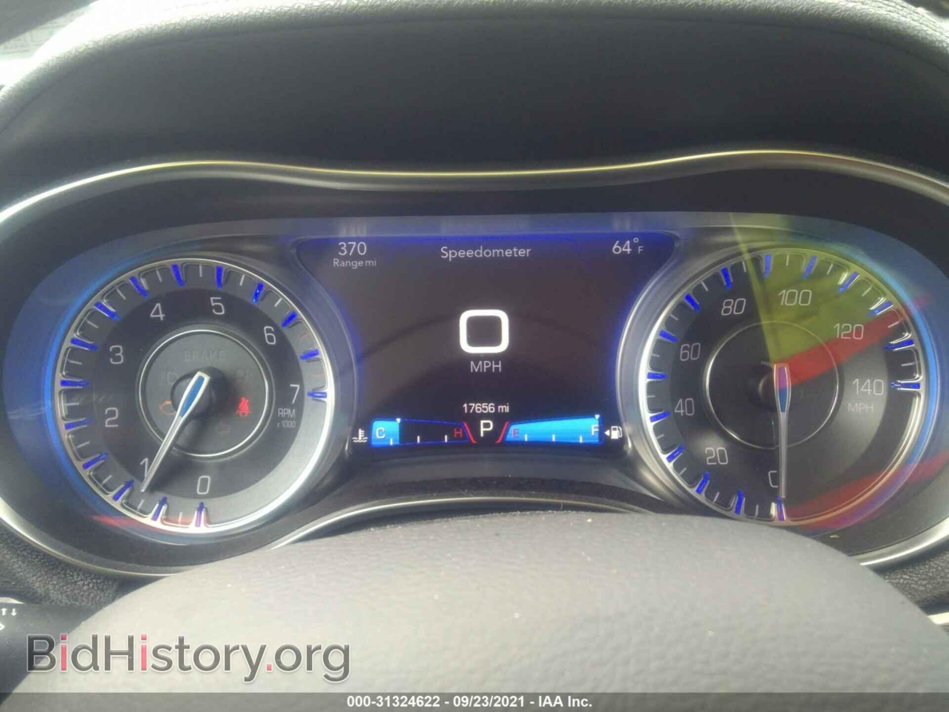 2016 CHRYSLER 300 - VIN: 2C3CCAAGXGH212520 - Фото 7