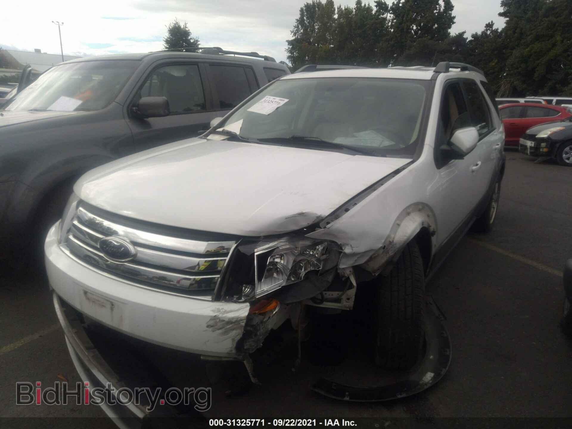 2008 FORD TAURUS X - VIN: 1FMDK05W68GA10135 - Фото 2