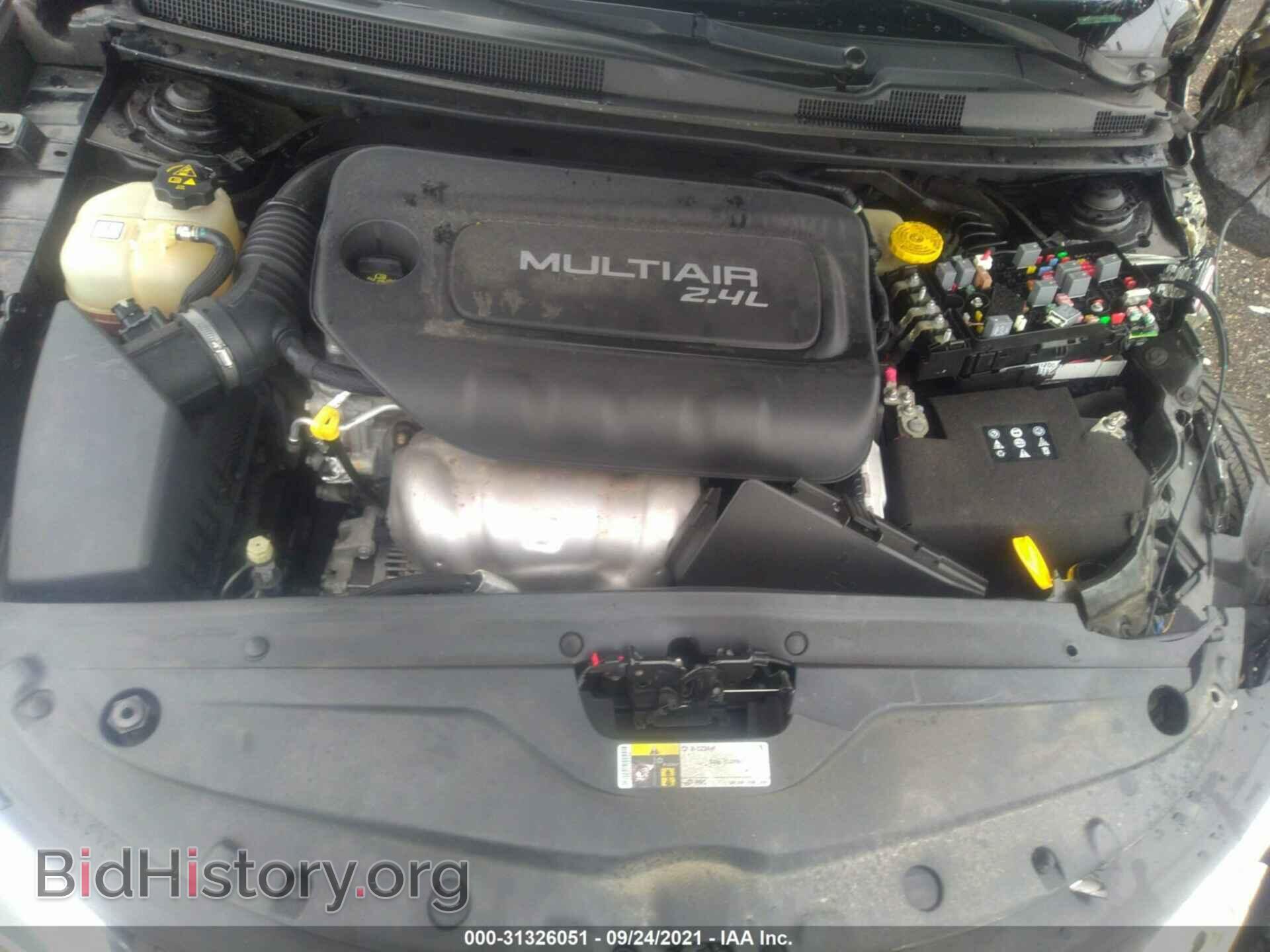 2015 CHRYSLER 200 - VIN: 1C3CCCABXFN554880 - Фото 10