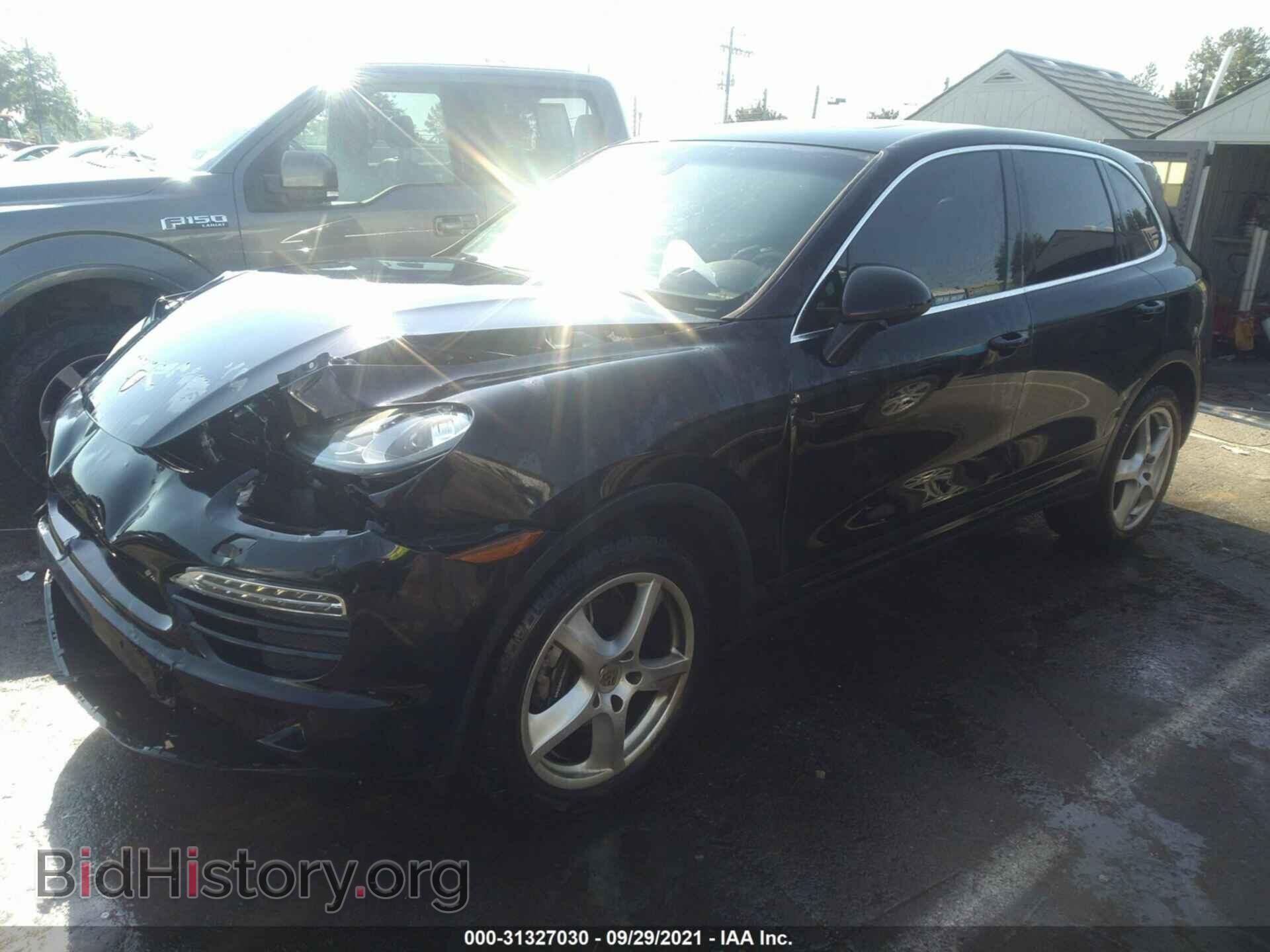 2011 PORSCHE CAYENNE - VIN: WP1AA2A24BLA03898 - Фото 2