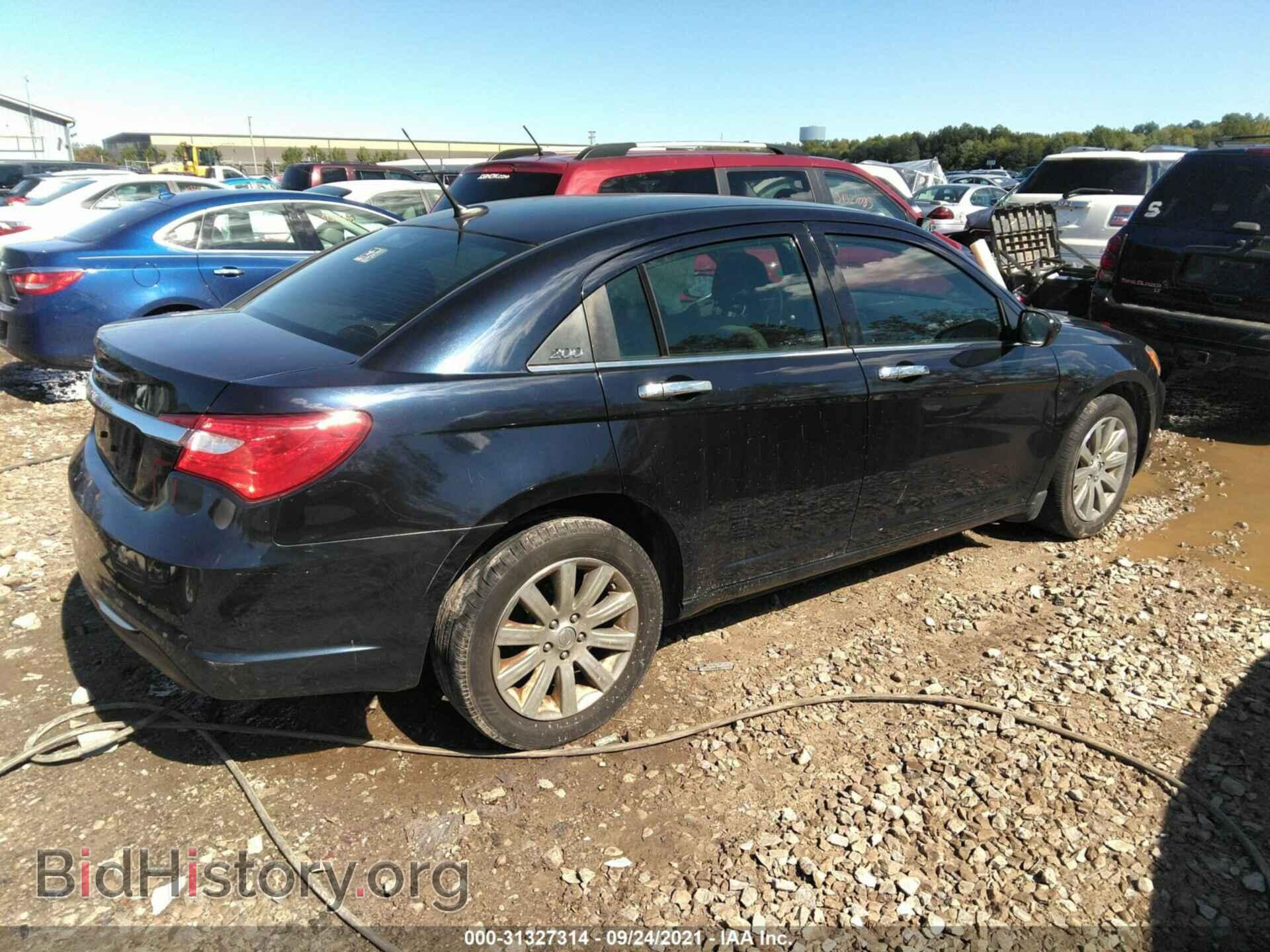 2011 CHRYSLER 200 - VIN: 1C3BC1FB5BN538041 - Photo 4