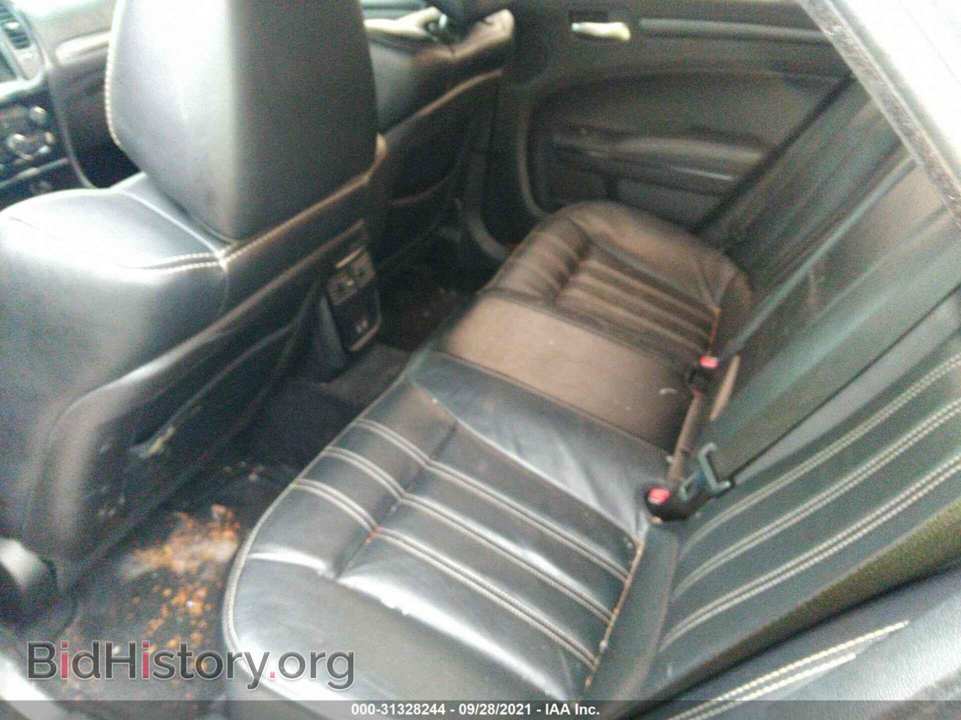 2015 CHRYSLER 300 - VIN: 2C3CCAGG0FH922998 - Фото 8