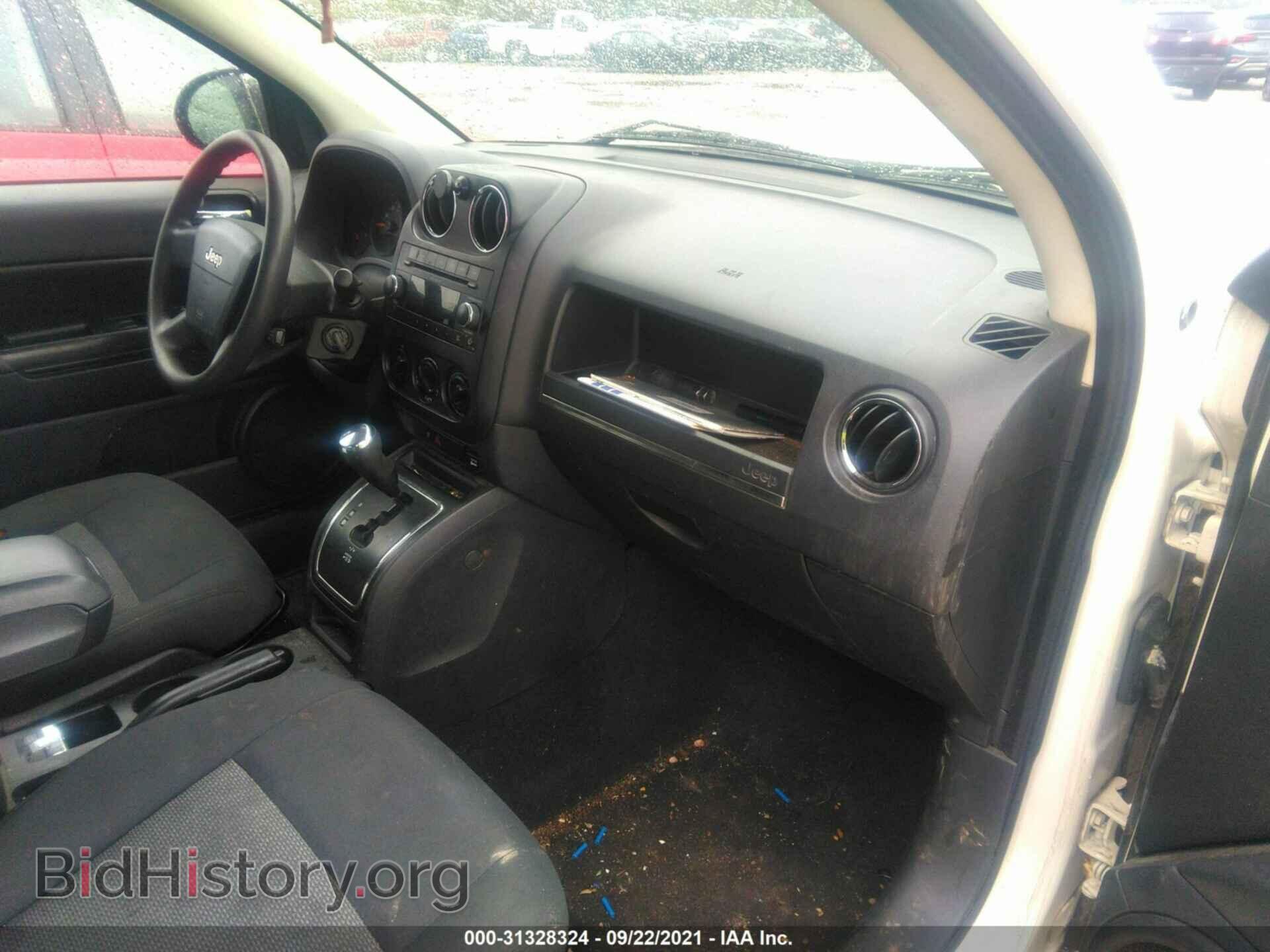 2009 JEEP COMPASS - VIN: 1J4FF47B49D205926 - Photo 5