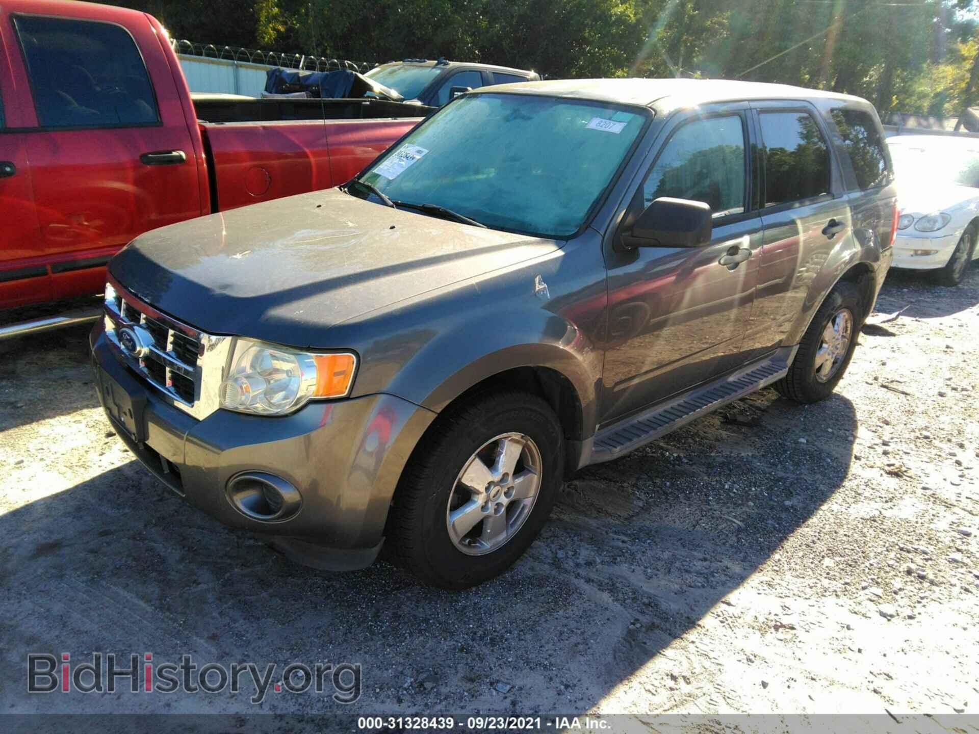 2011 FORD ESCAPE - VIN: 1FMCU9C79BKB04469 - Photo 2