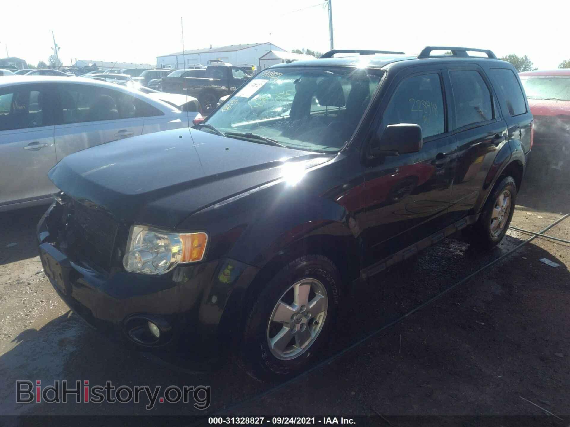 2011 FORD ESCAPE - VIN: 1FMCU0D72BKB23410 - Фото 2