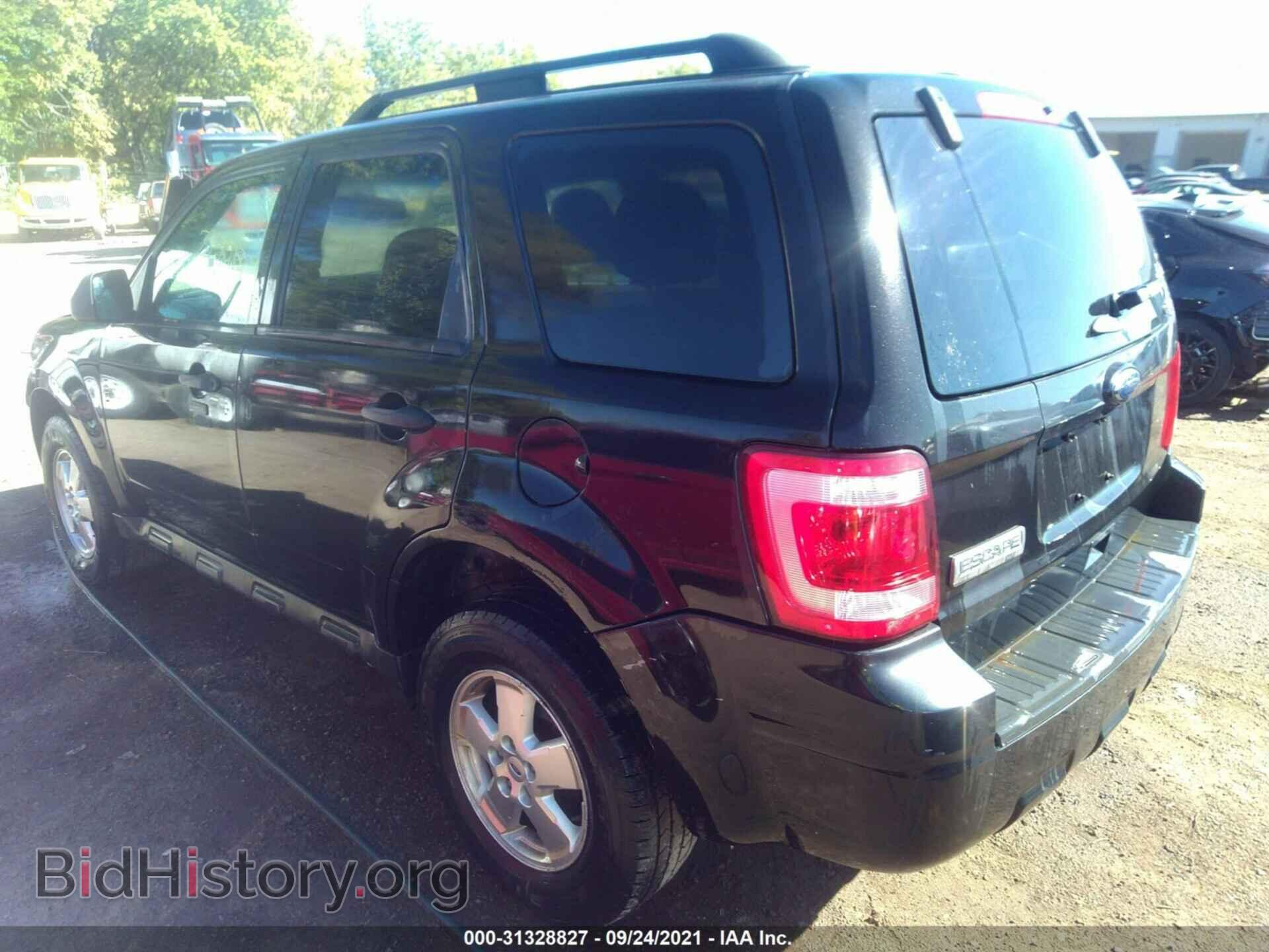 2011 FORD ESCAPE - VIN: 1FMCU0D72BKB23410 - Фото 3