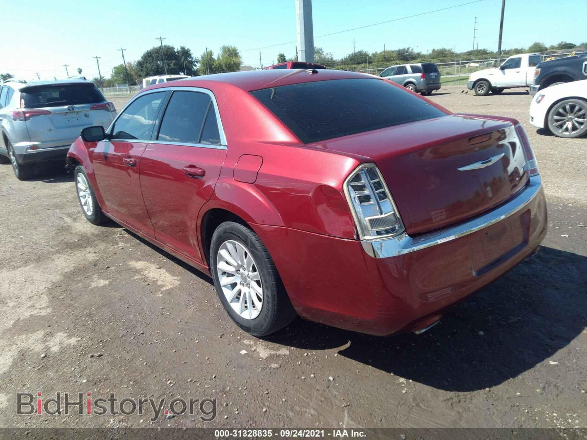 2012 CHRYSLER 300 - VIN: 2C3CCAAG2CH132820 - Фото 3