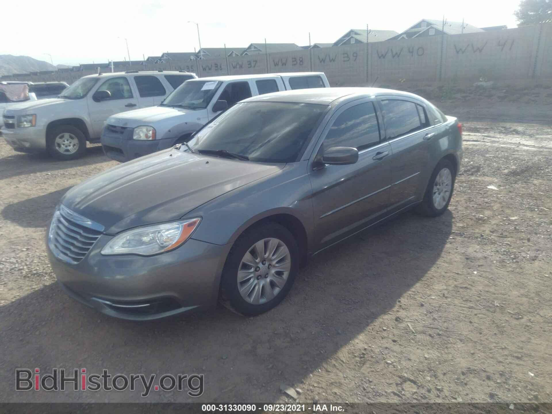 2012 CHRYSLER 200 - VIN: 1C3CCBAG6CN246204 - Фото 2
