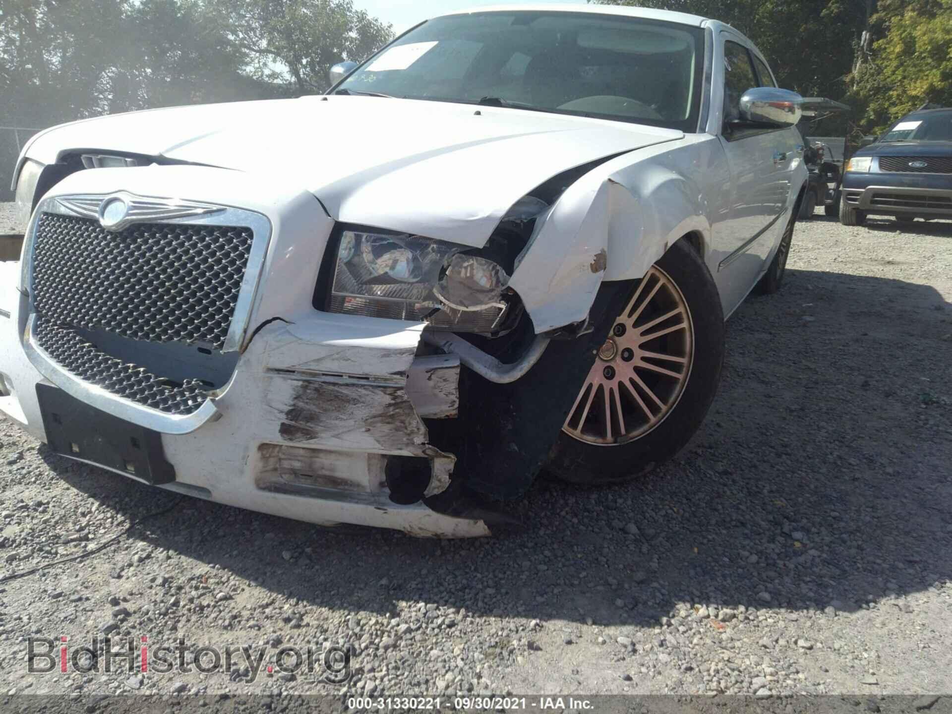 2010 CHRYSLER 300 - VIN: 2C3CA1CV9AH266514 - Фото 6